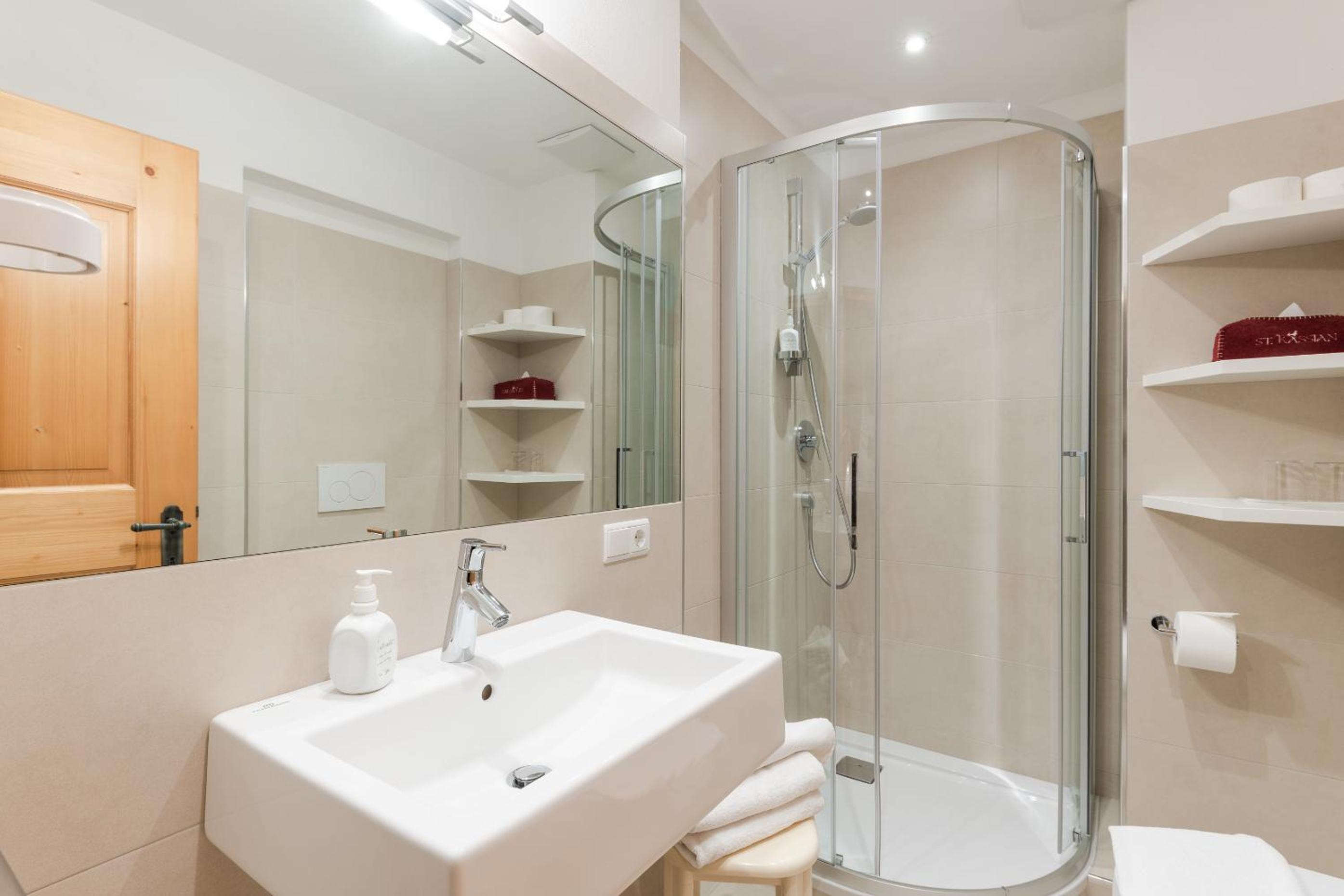 Huber unterm Baum photo 3