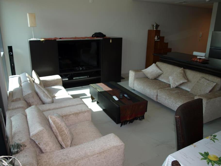 Elegant and comfortably furnished 2BRH apartment in a quiet area!