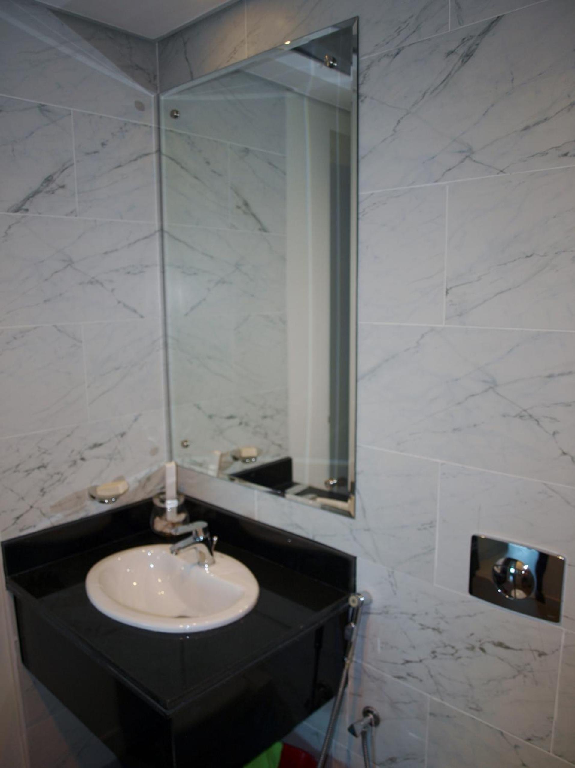 Elegant and comfortably furnished 2BRH apartment in a quiet area!
