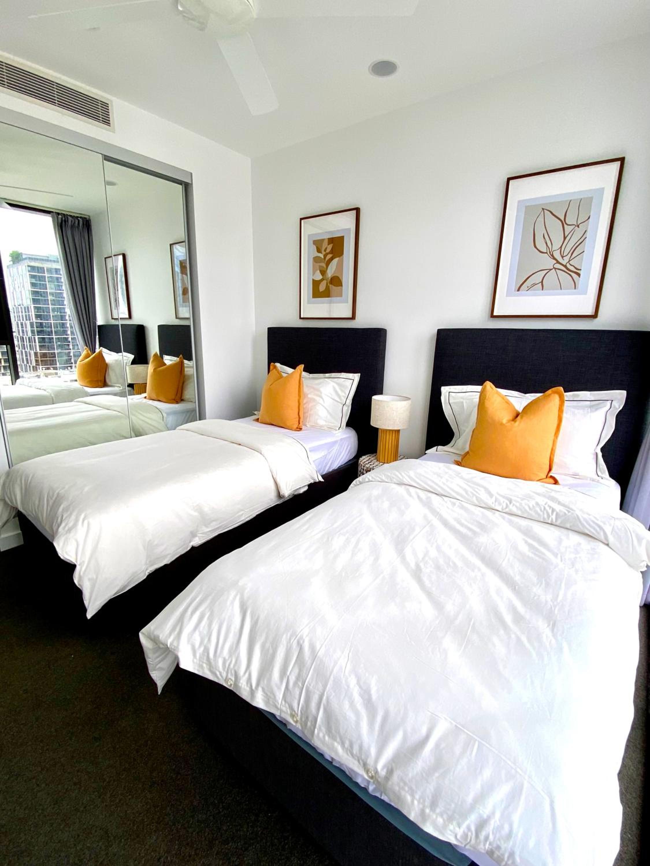 Southbank Apartment with pool Brisbane CBD Hosted by Homestayz