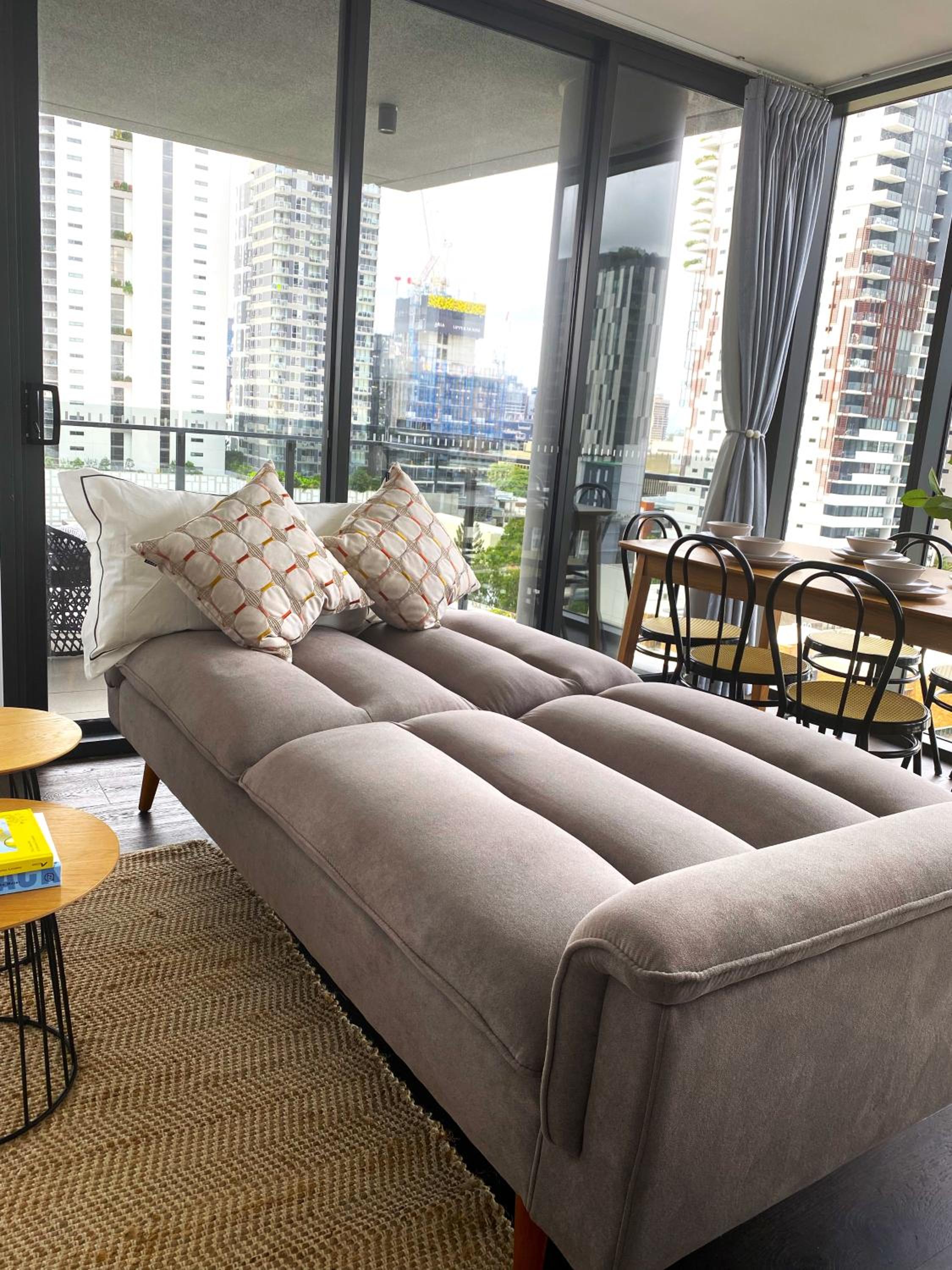 Southbank Apartment with pool Brisbane CBD Hosted by Homestayz