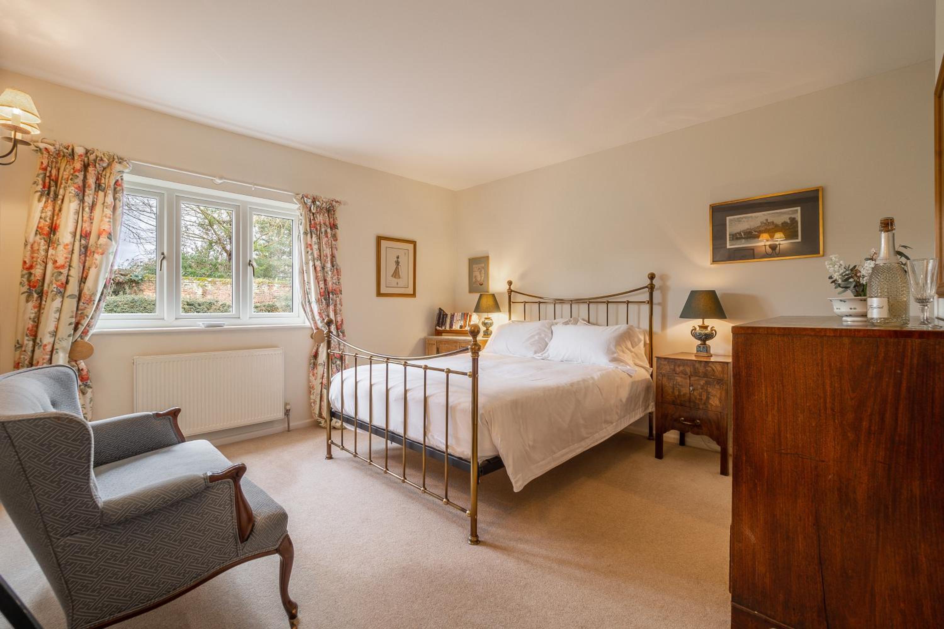 Charming cottage in beautiful countryside with a boating lake - The Calf Pens view 2