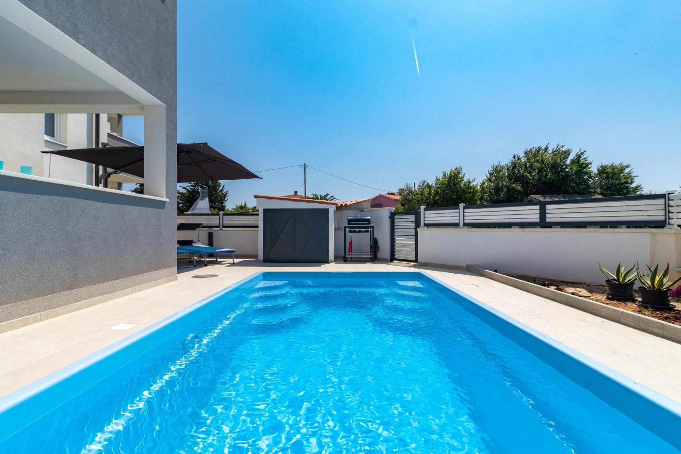 Piscina Apartamento Sax — photo 4