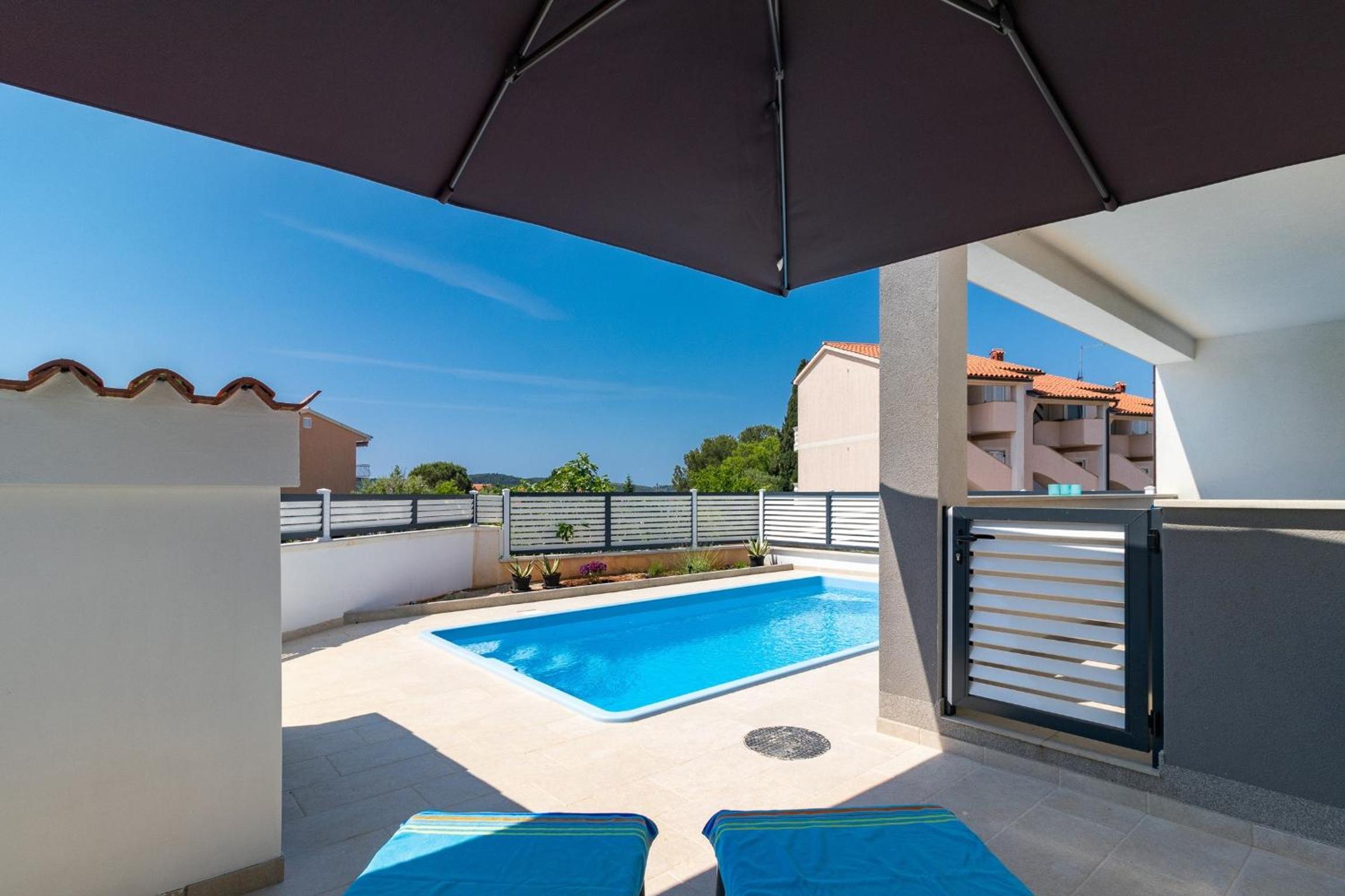 Piscina Apartamento Sax — photo 3