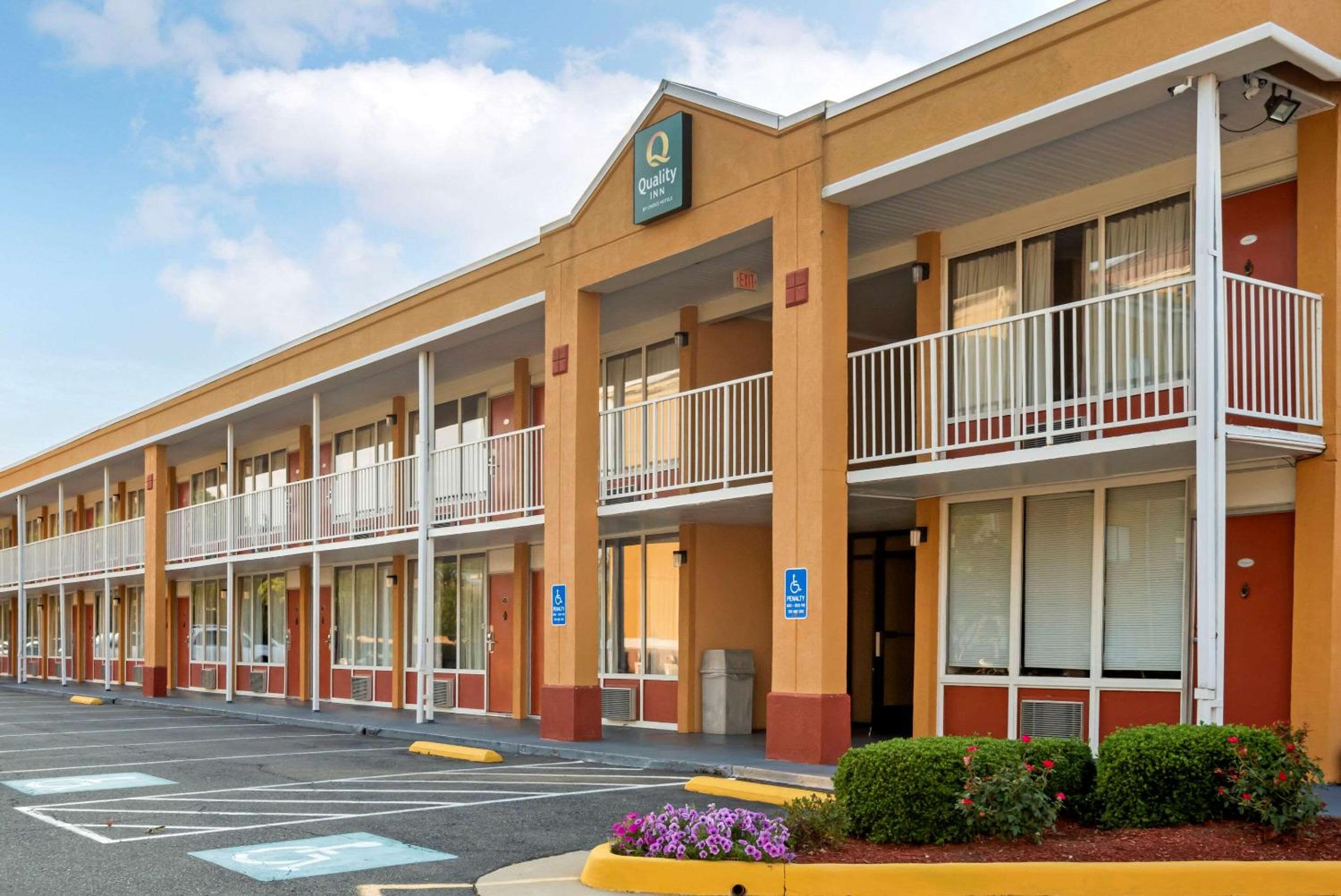 Quality Inn Fredericksburg near Historic Downtown view 3