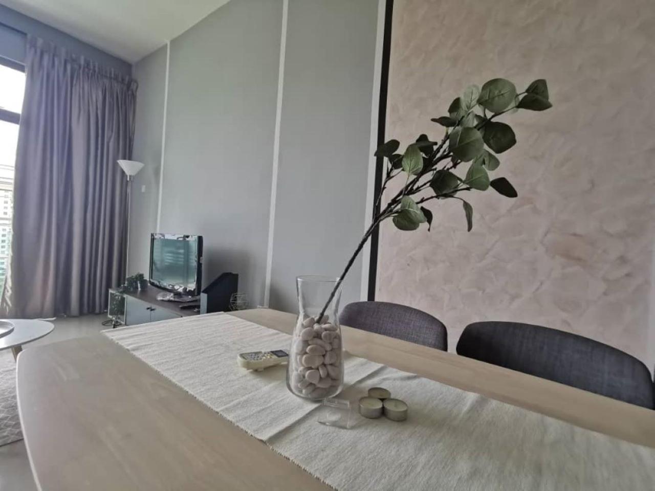 11-Modern HOMESTAY PALAZIO lake view Mount Austin Palazio near AEON Themepark Toppen IKEA