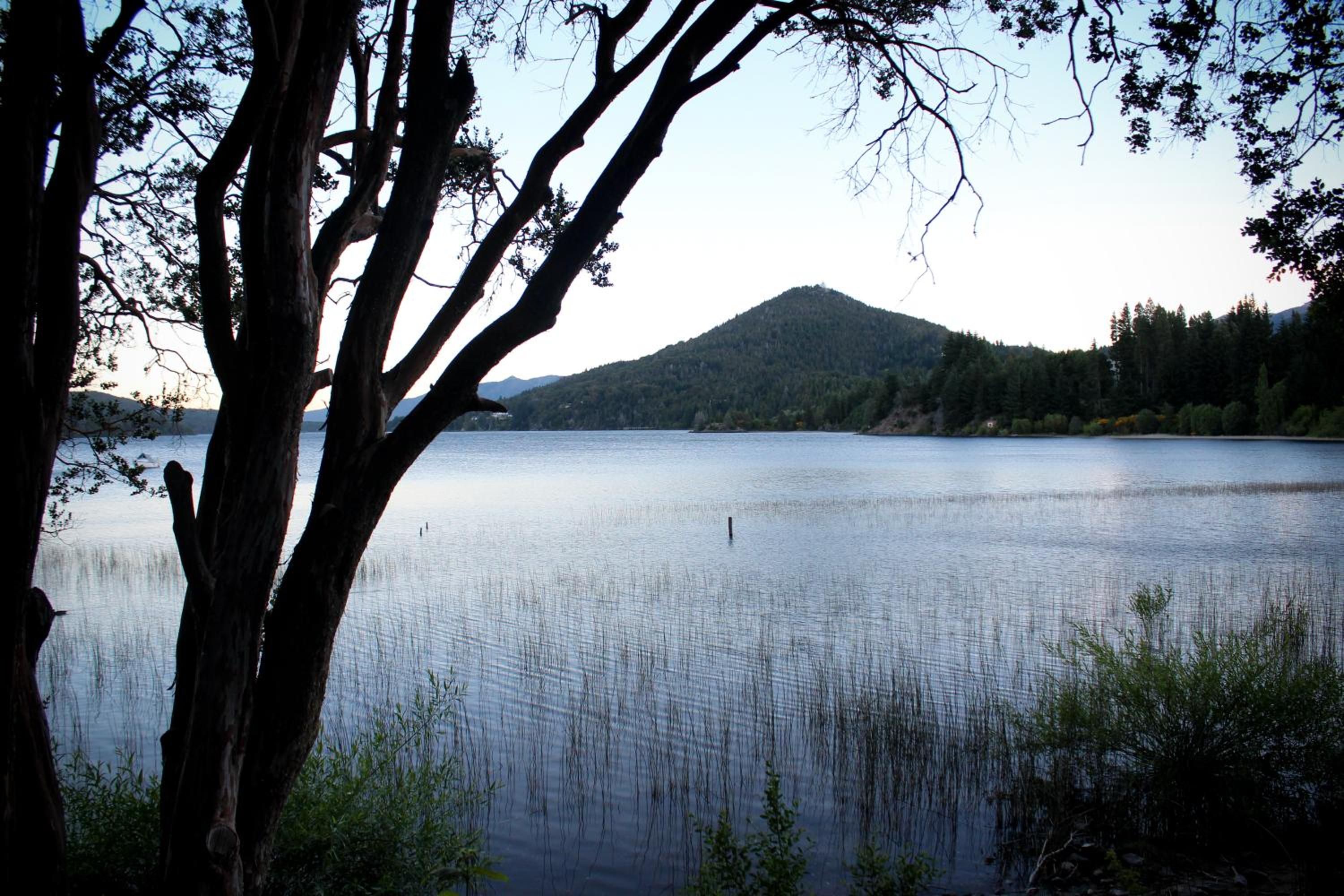Los Juncos Patagonian Lake House