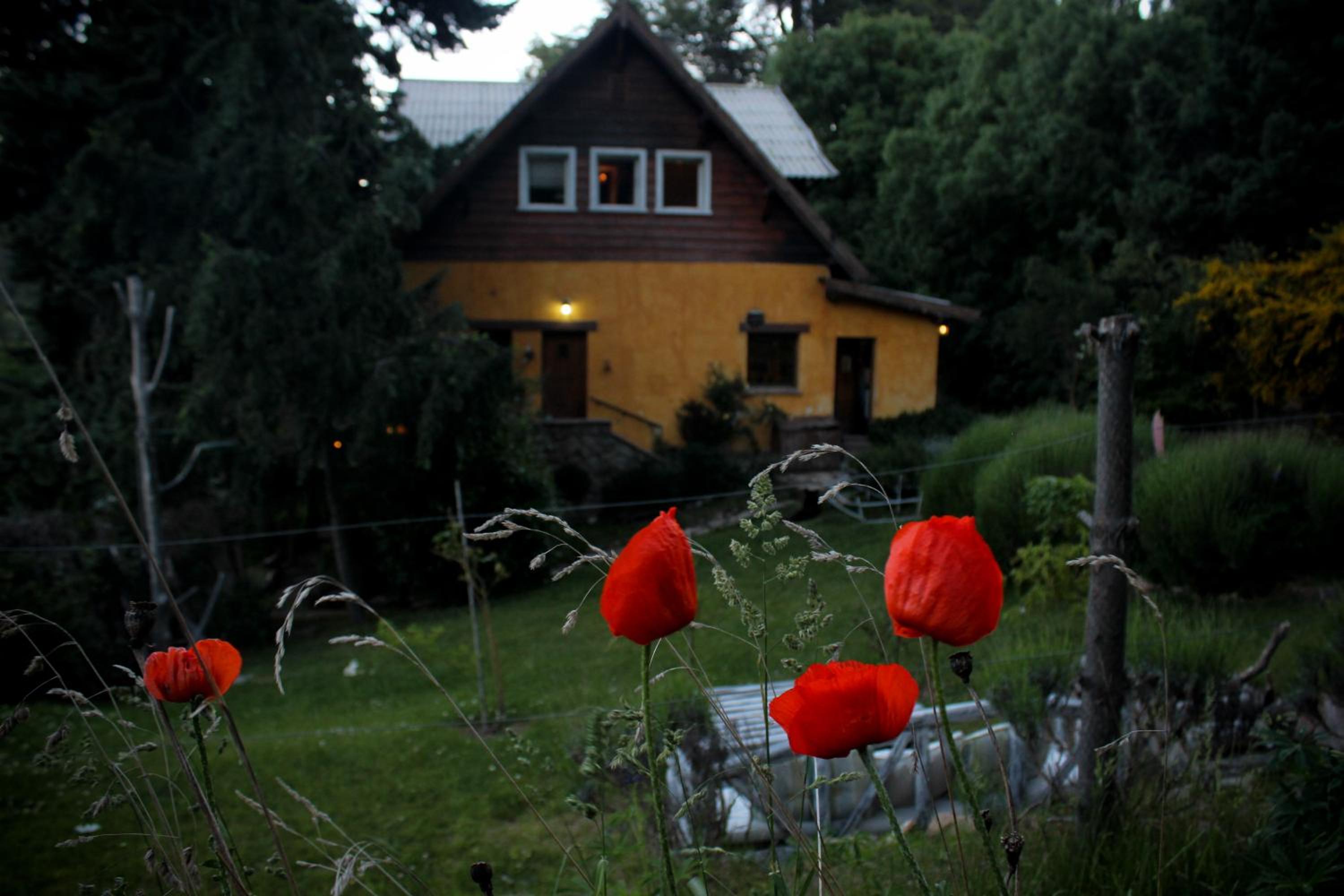 Los Juncos Patagonian Lake House