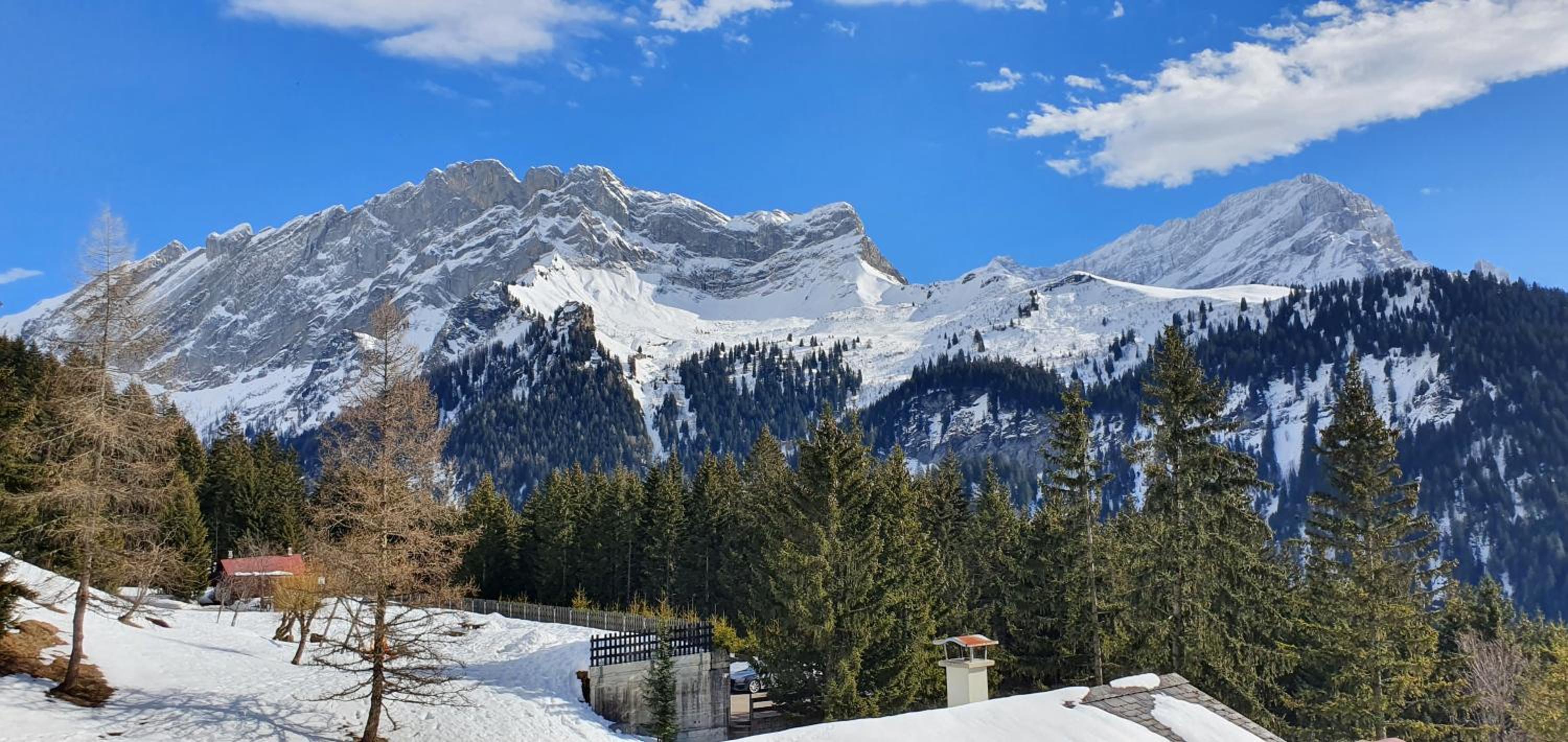 2 pièces équipé avec parking privé view 2