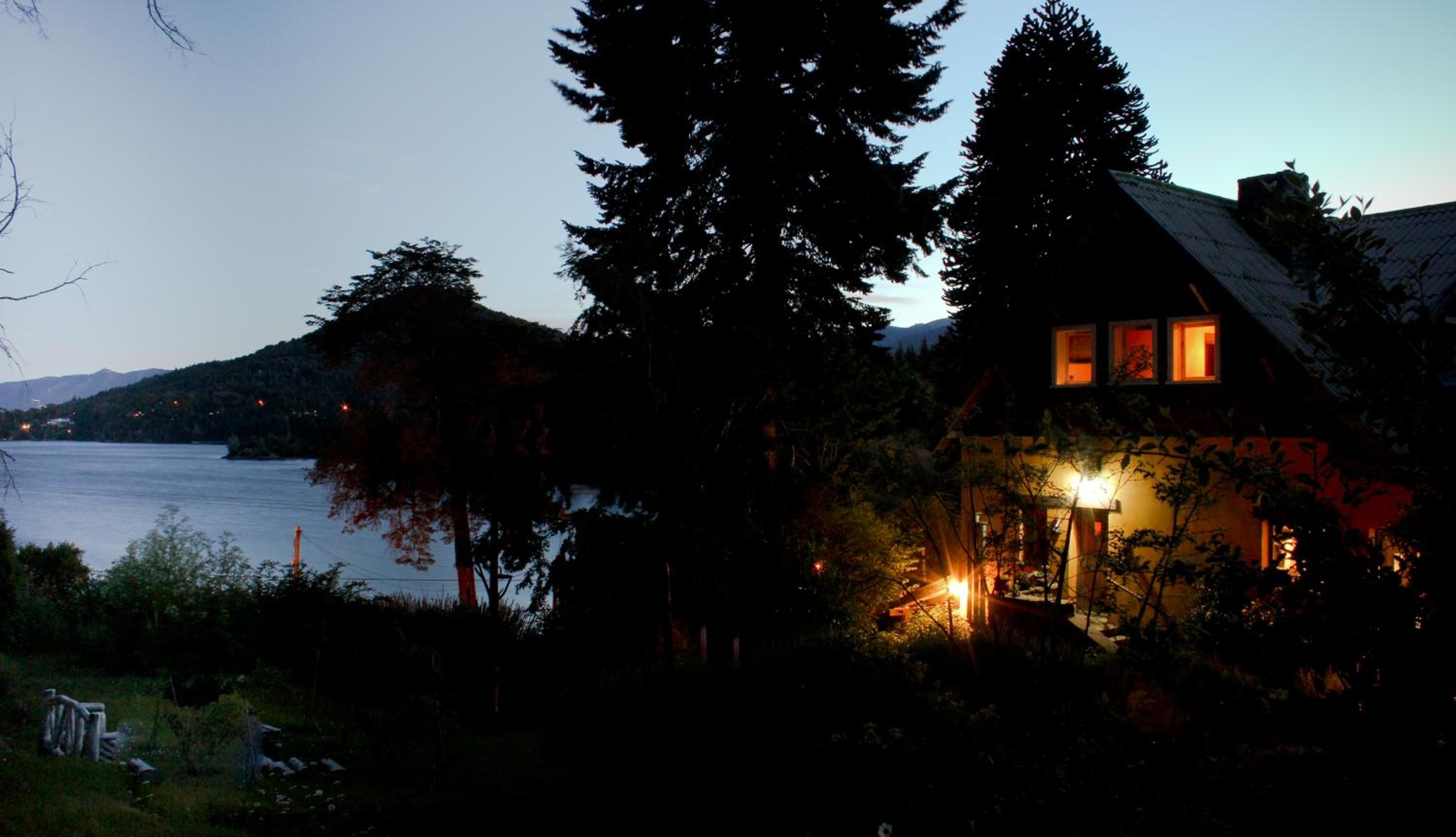Los Juncos Patagonian Lake House