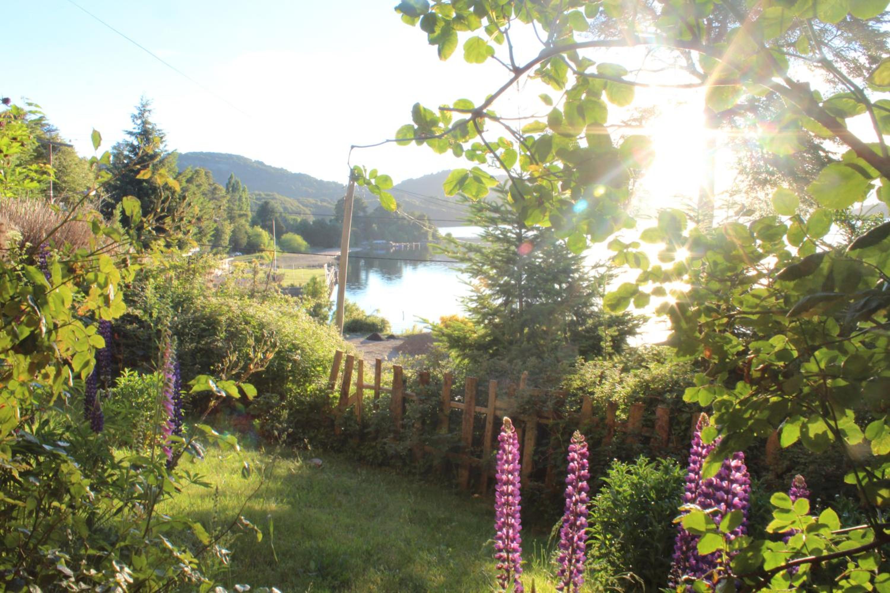 Los Juncos Patagonian Lake House