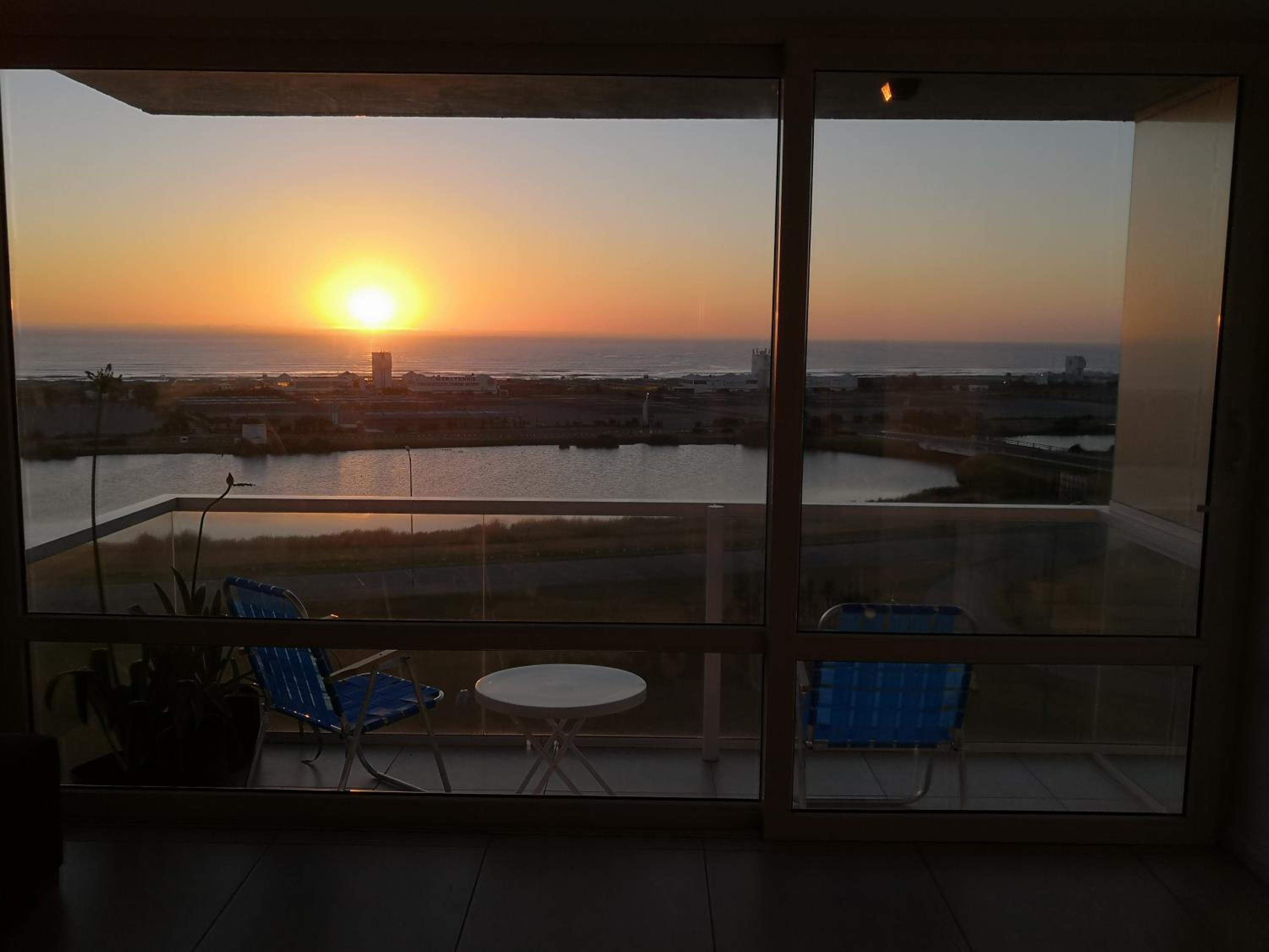 Susurros del Mar, Amplio semi-piso frente al mar