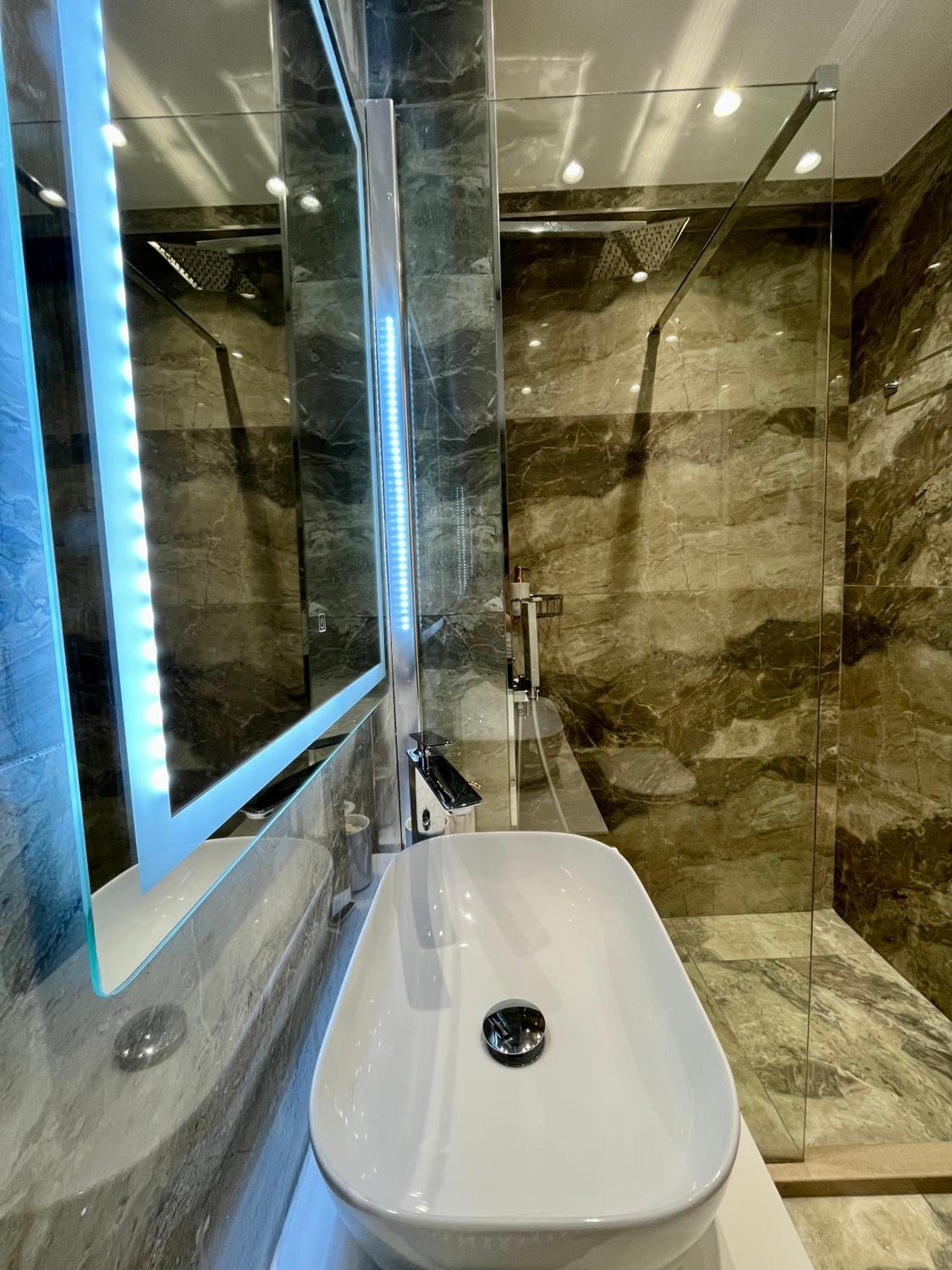 Adriatic Treasure Apt, Luxury & Beachfront - by BETA Premium