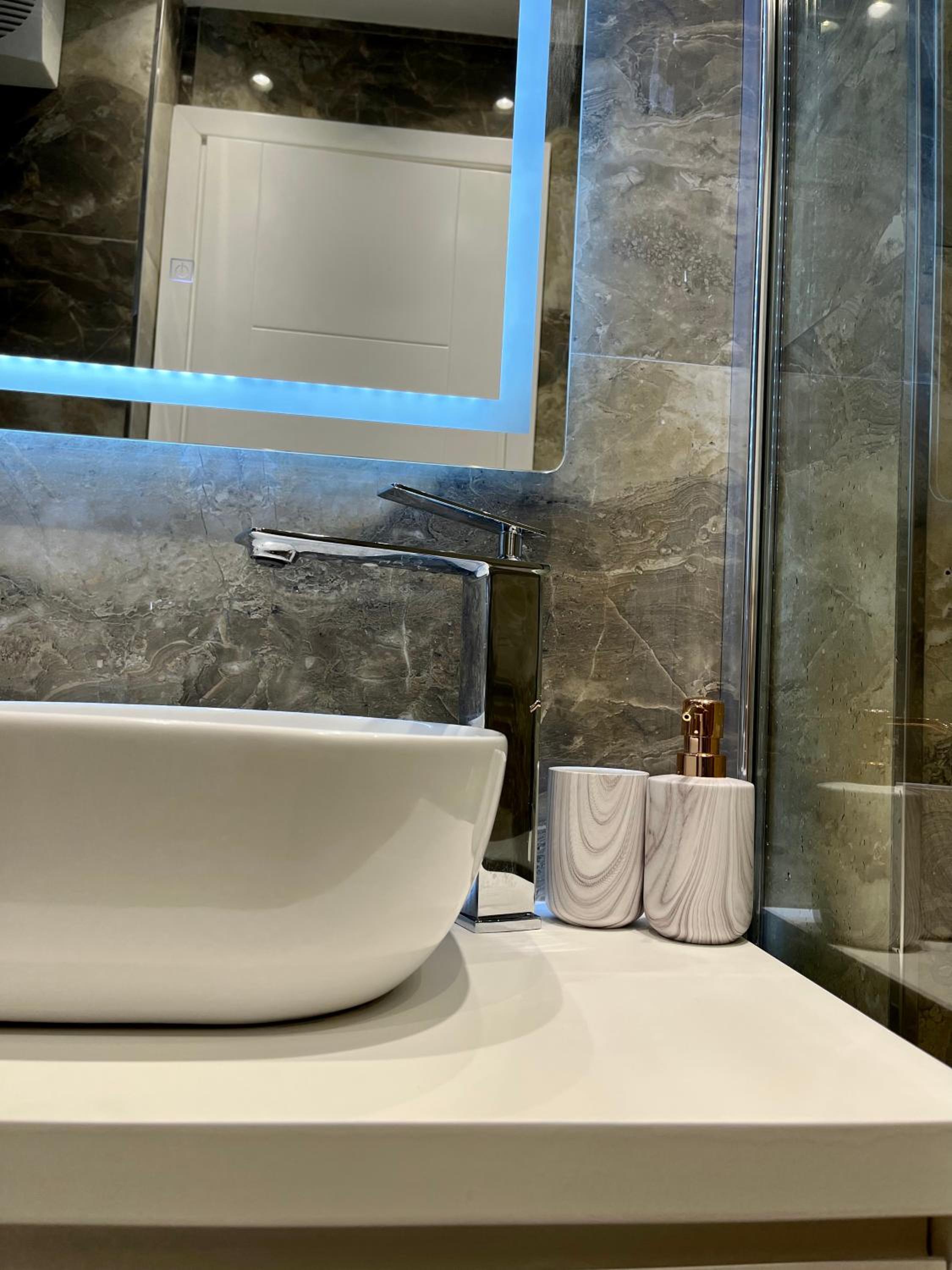 Adriatic Treasure Apt, Luxury & Beachfront - by BETA Premium