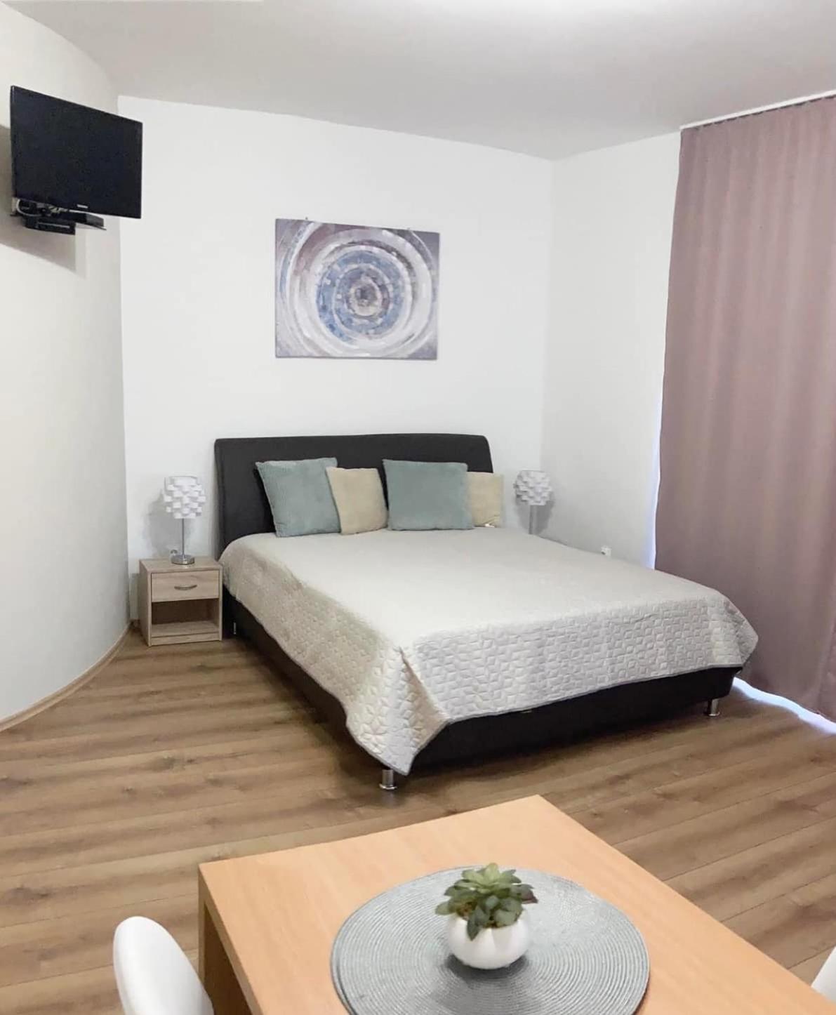 Jade Apartman view 3