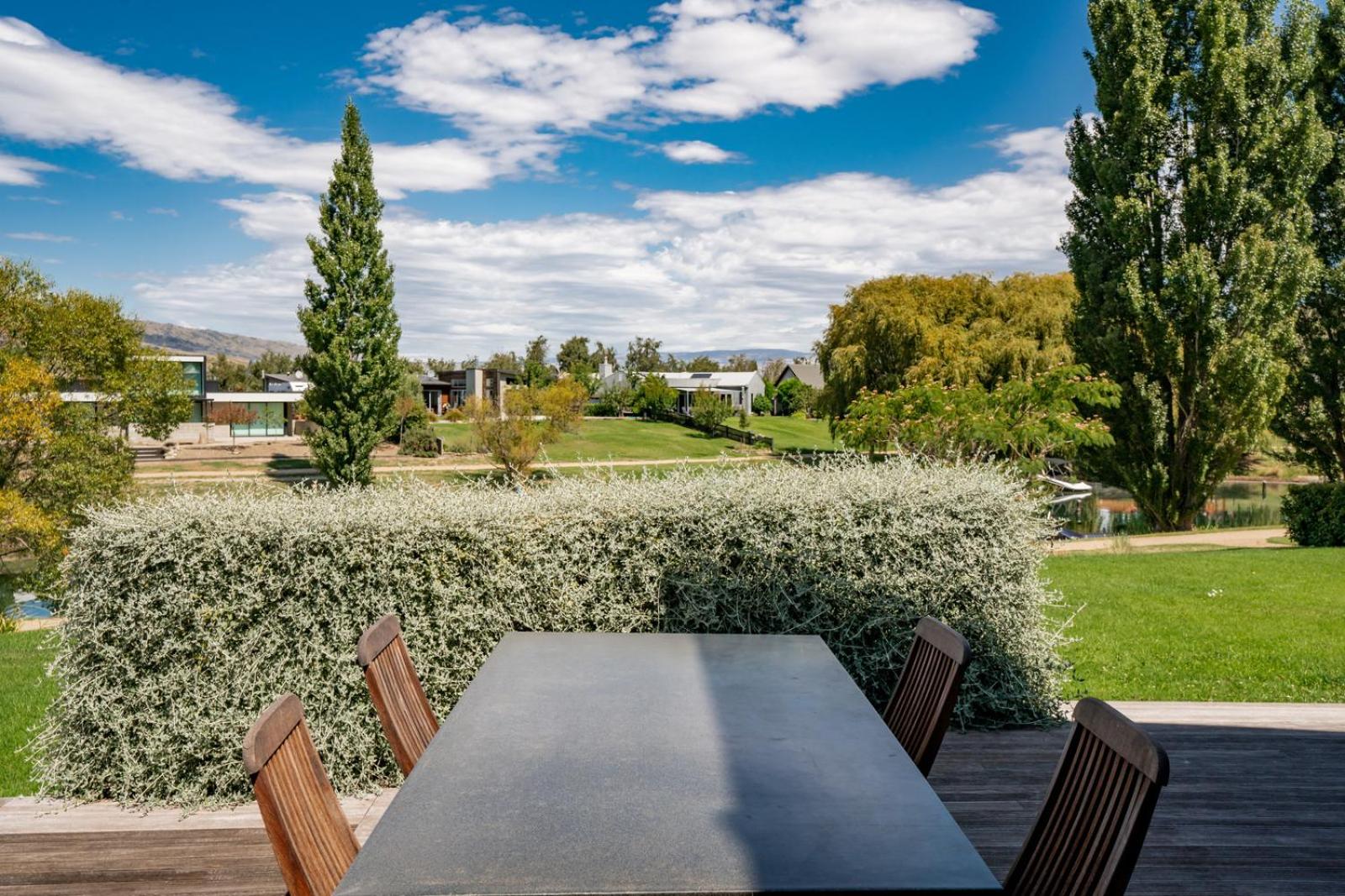 Edgewater Escape - Cromwell Holiday Home view 2