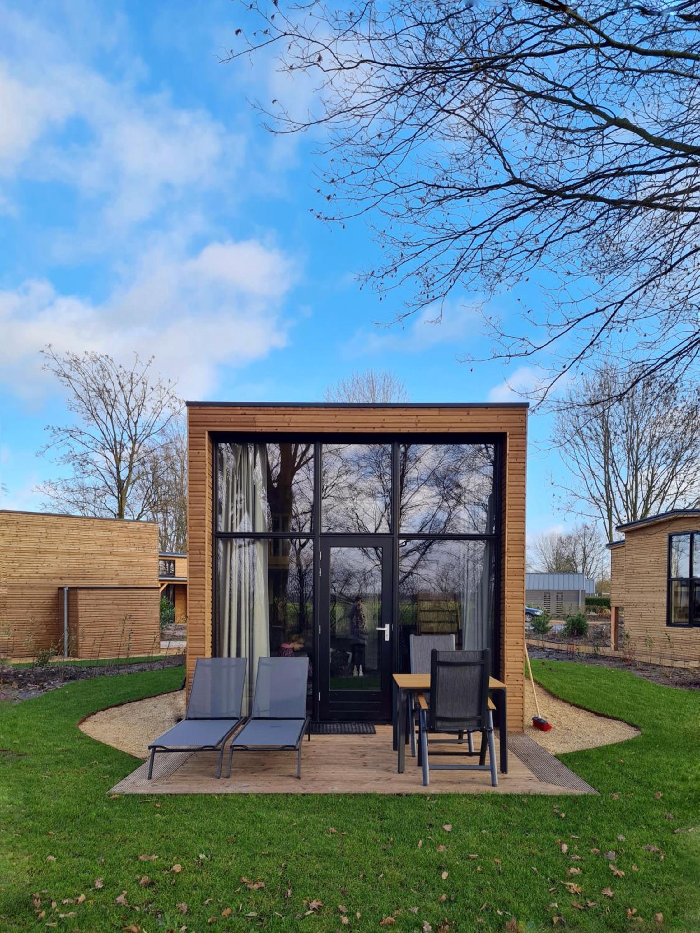 Nieuw! Sfeervol Tiny House in de natuur en aan het water view 2