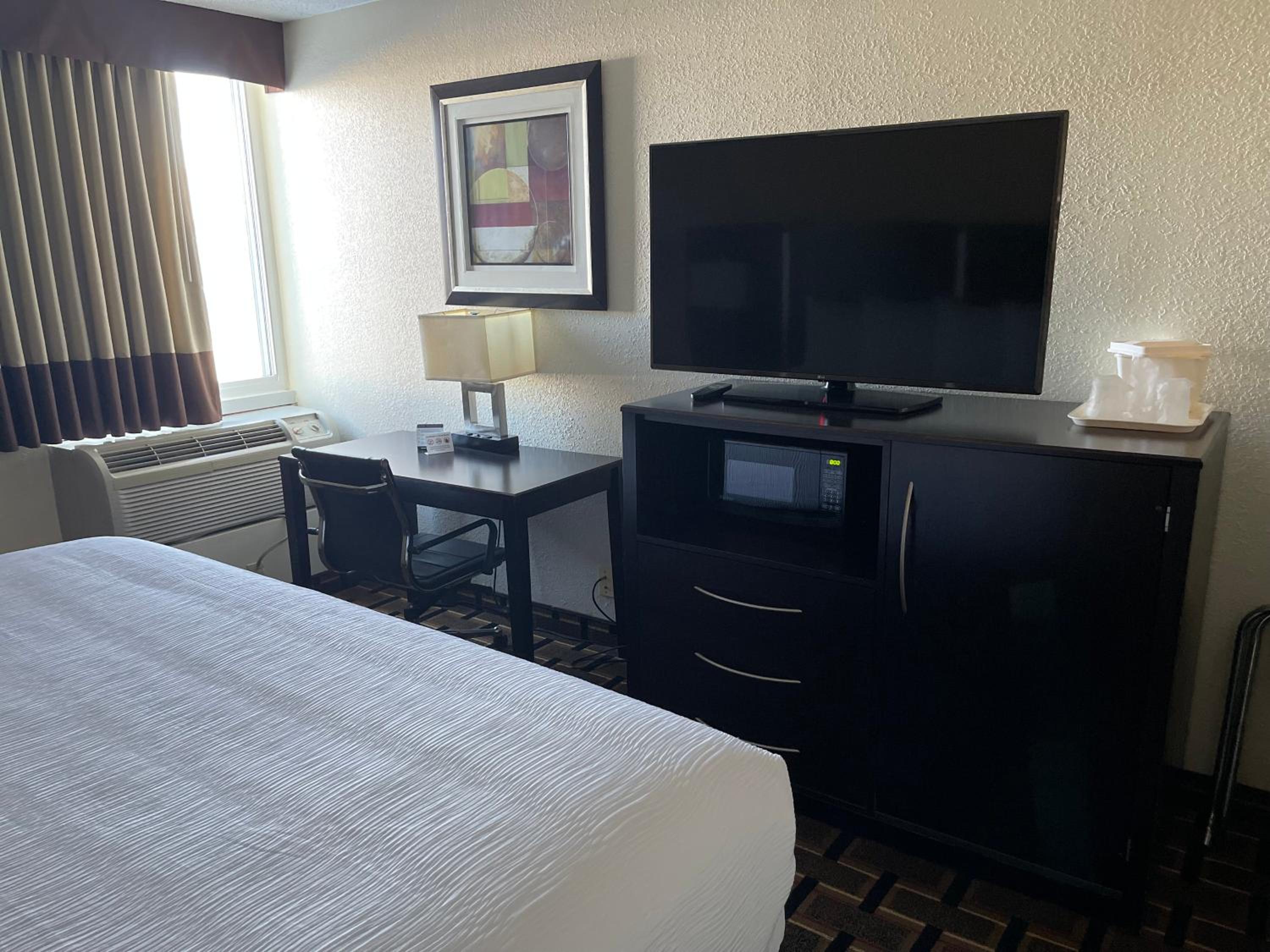 Scranton Vacations - Baymont by Wyndham Scranton Dunmore - Property Image 3