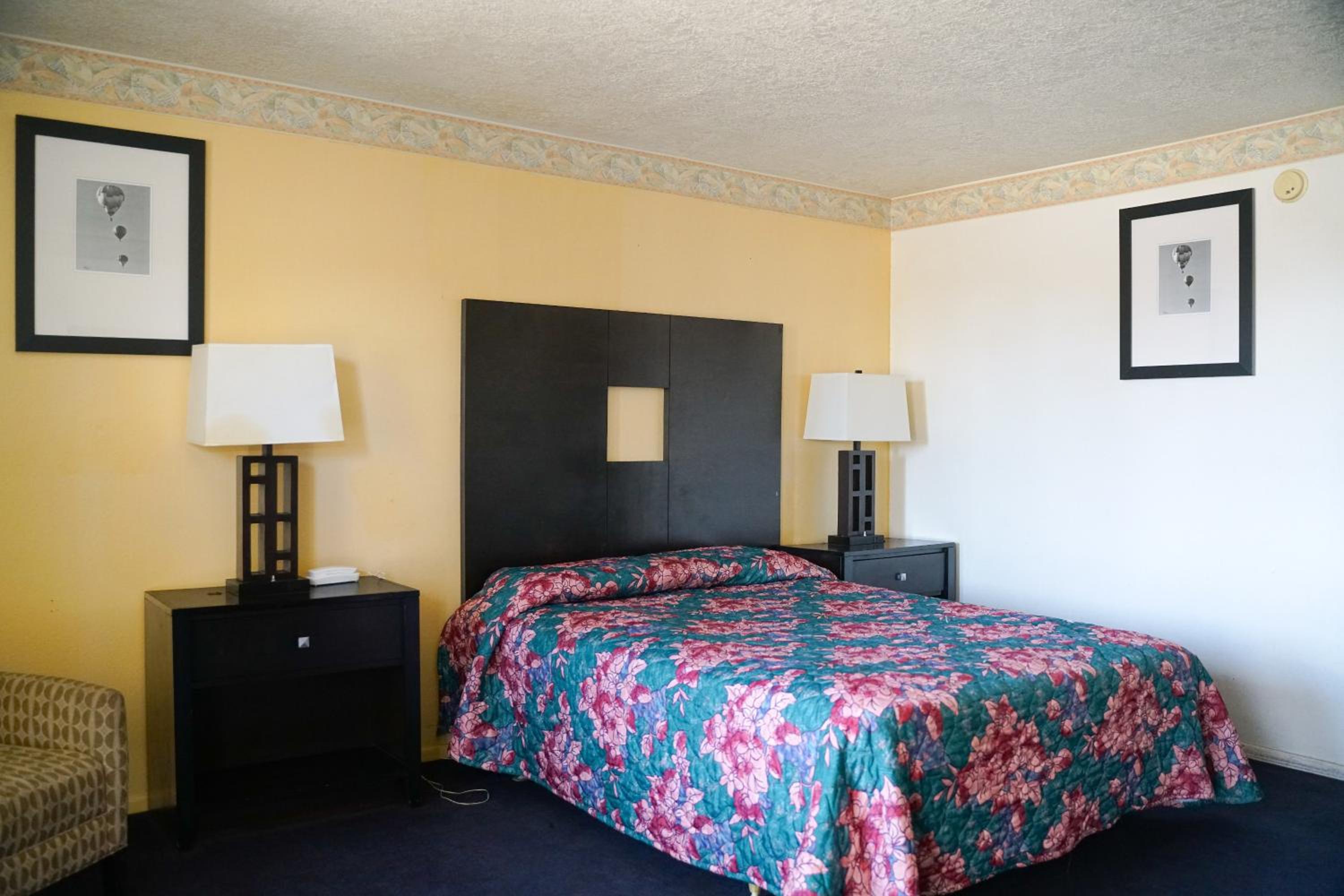 Downtown Inn view 4