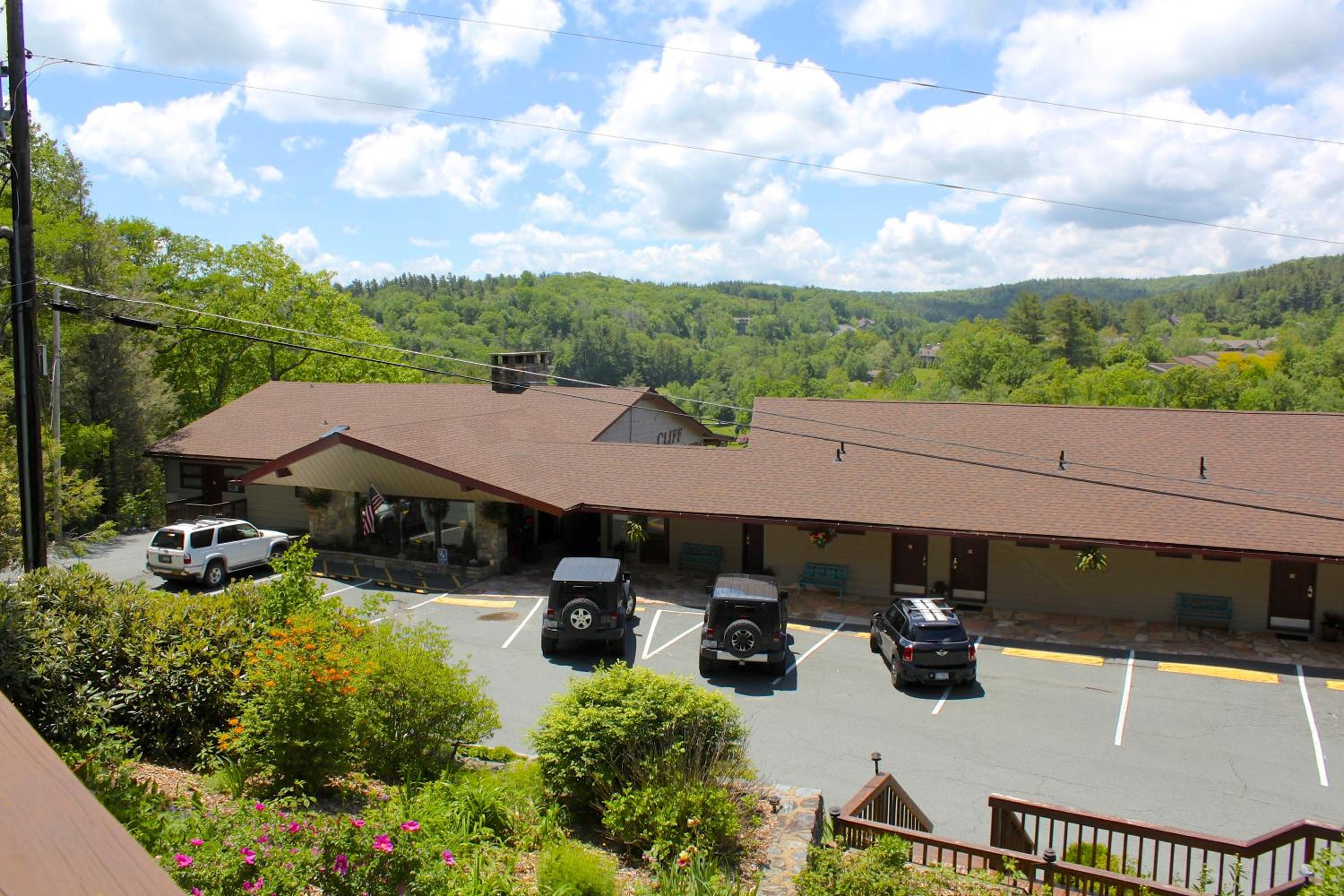 Cliff Dwellers Inn