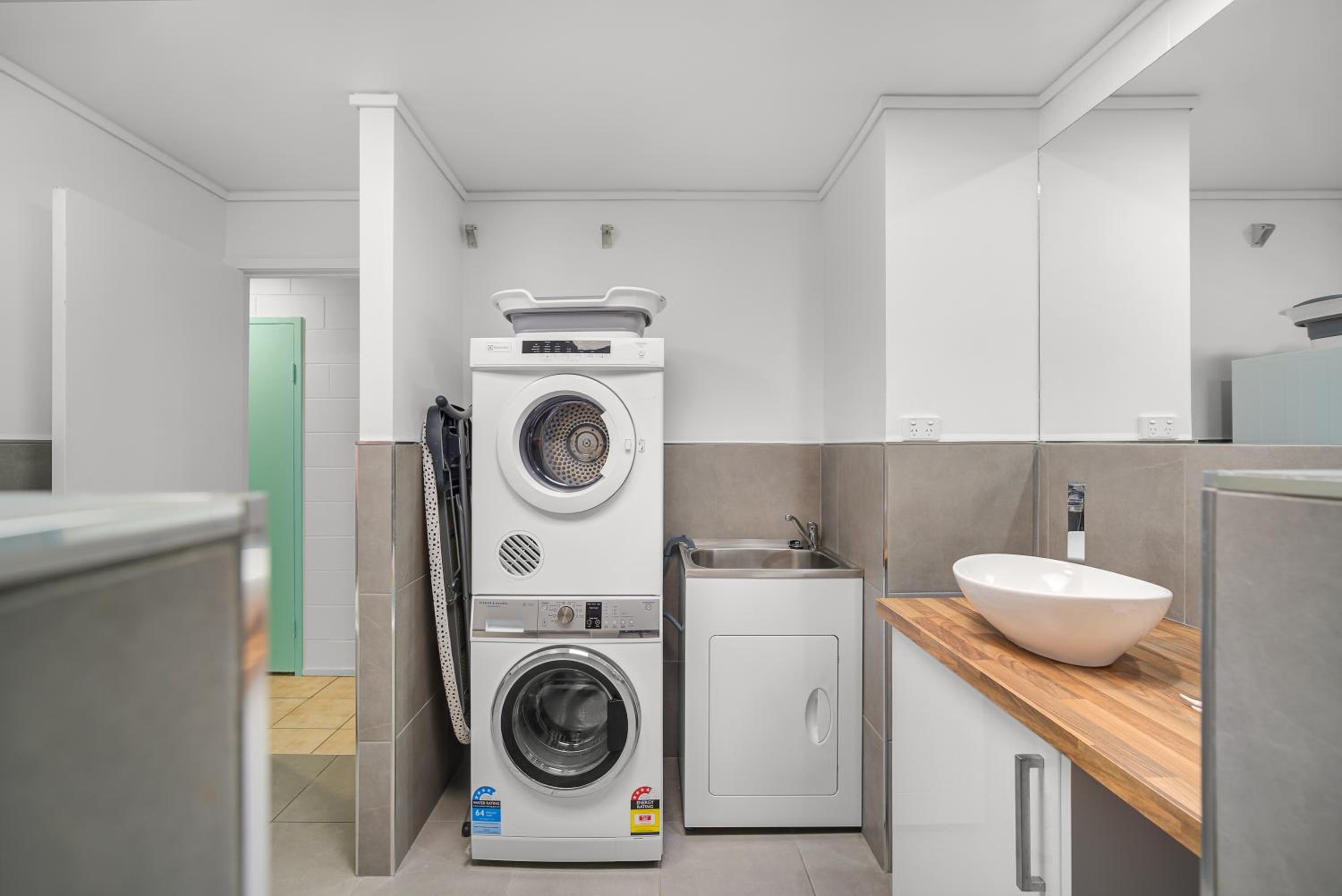 Airlie Beach Vacations - Pina Mimosa - Airlie Beach - Property Image 3