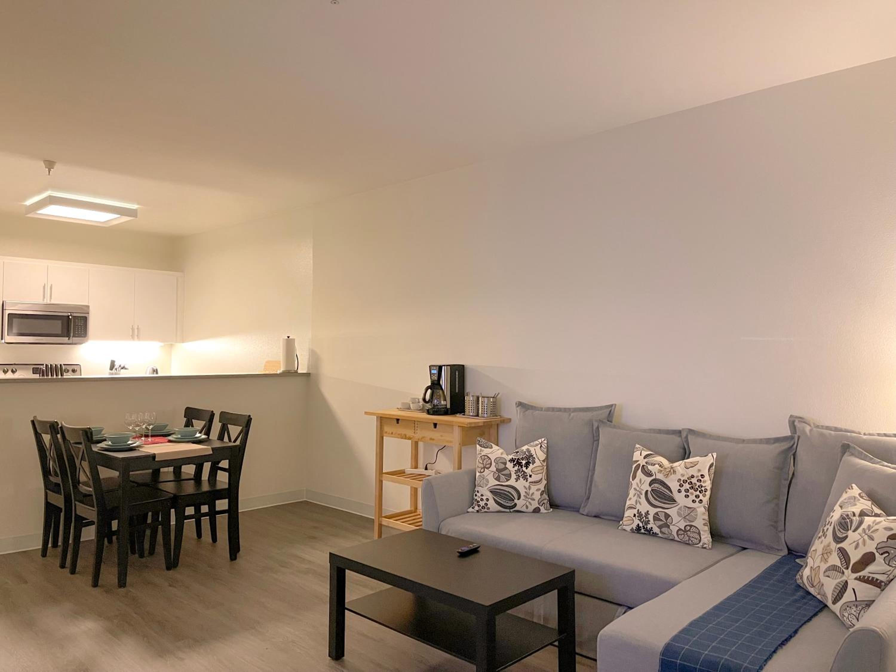 Perfect Apt w Parking Gym Pool WIFI in Arts District DTLA near Little Tokyo B4