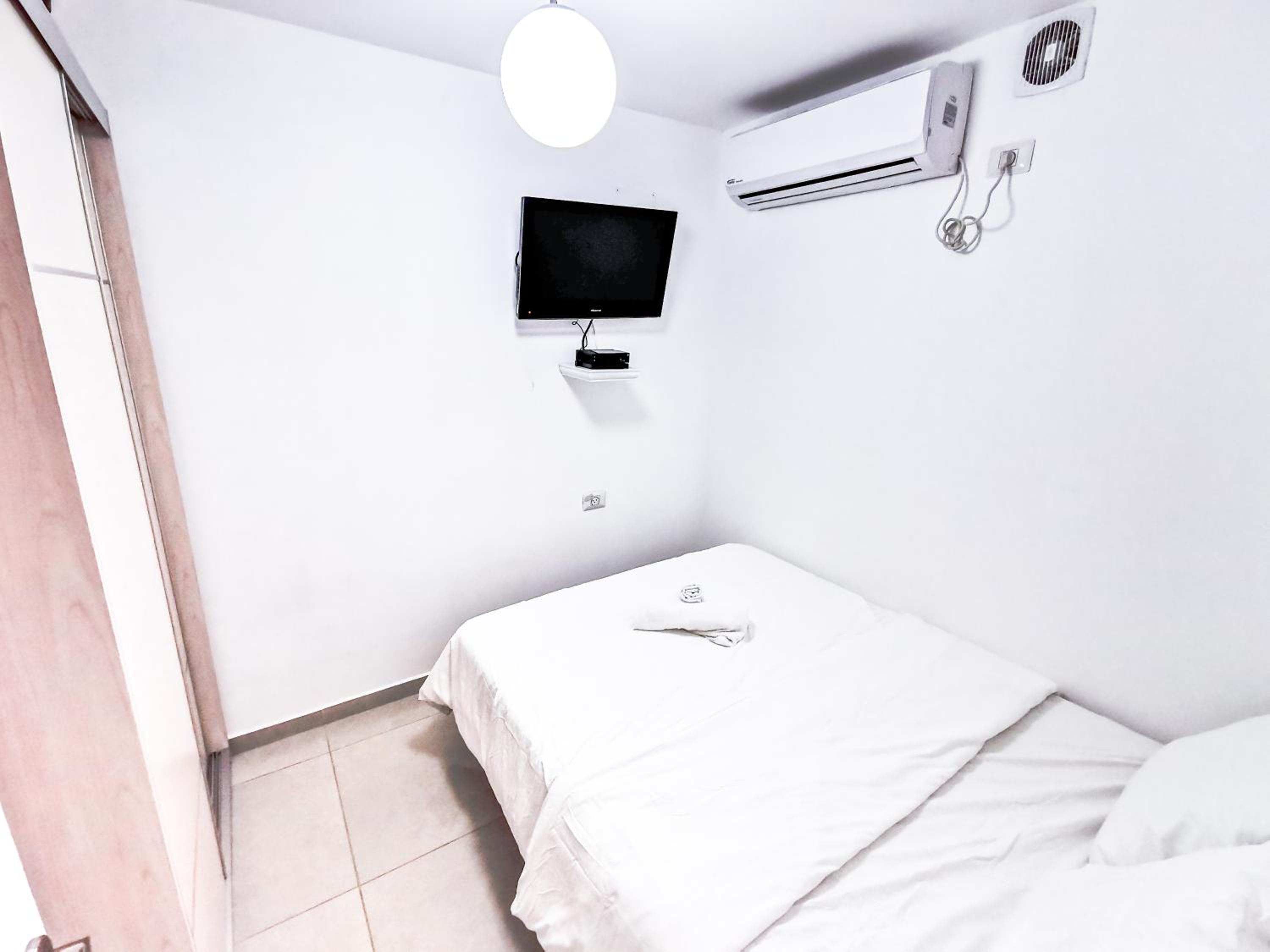 Great Location Fully Equipped view 3