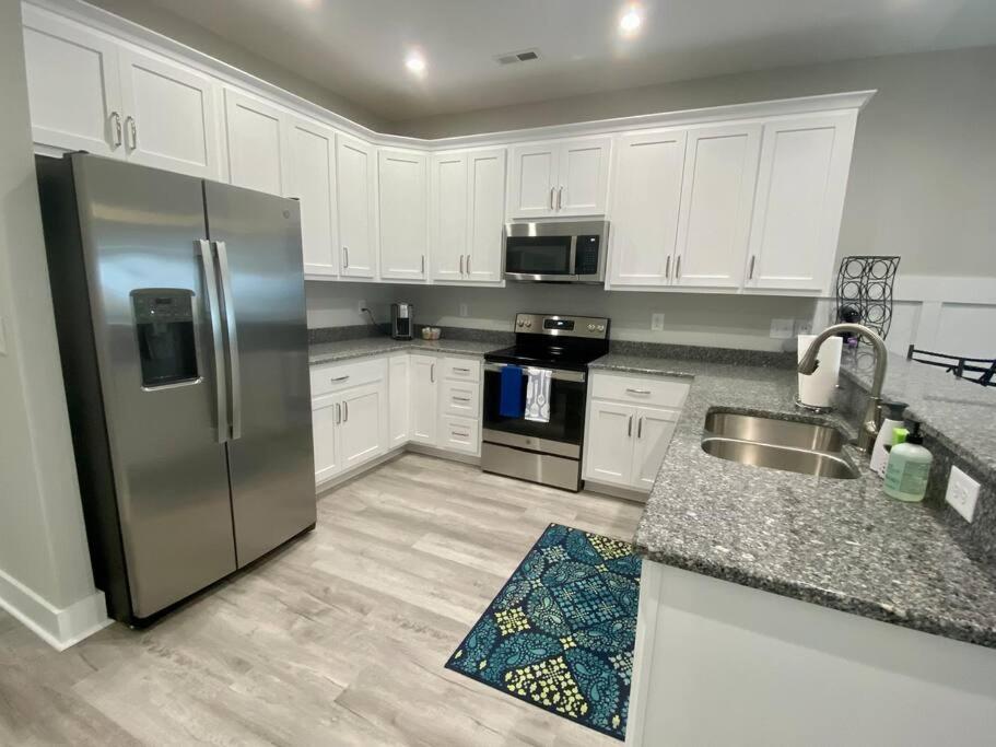 *NEW LISTING!* Surf City 3 Bed/3 Bath Townhome Beach Vacation Getaway! view 4