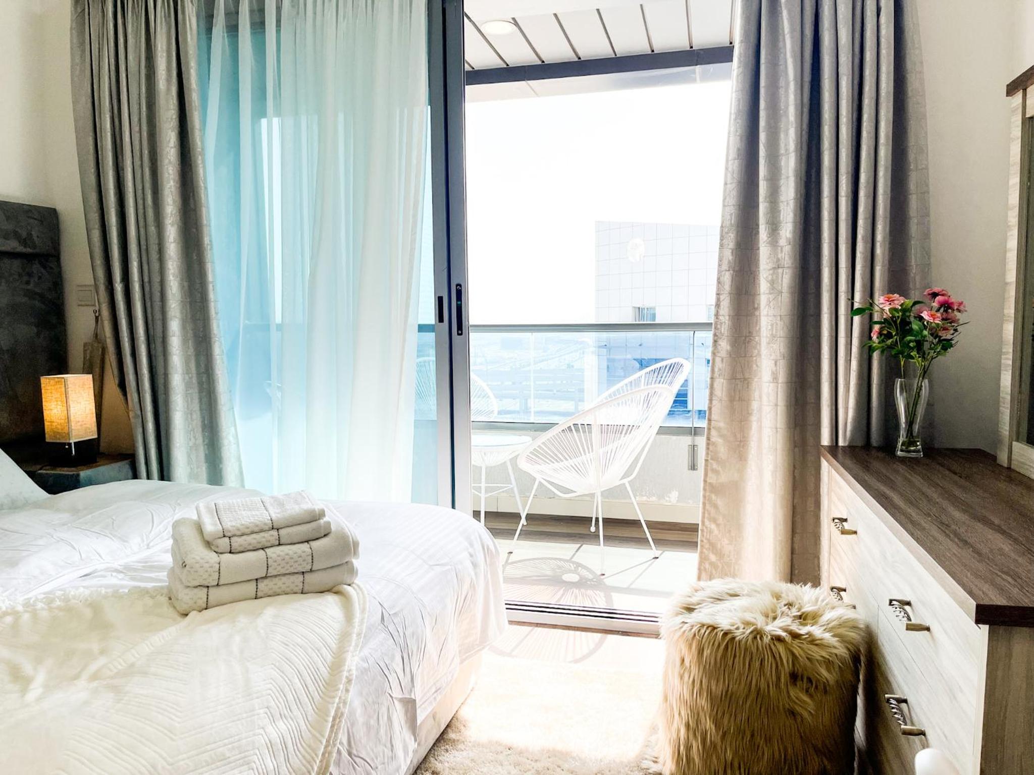 Luxury Studio Apartment Close to JBR Beach&Yacht Club&Metro-Available Airport Shuttle