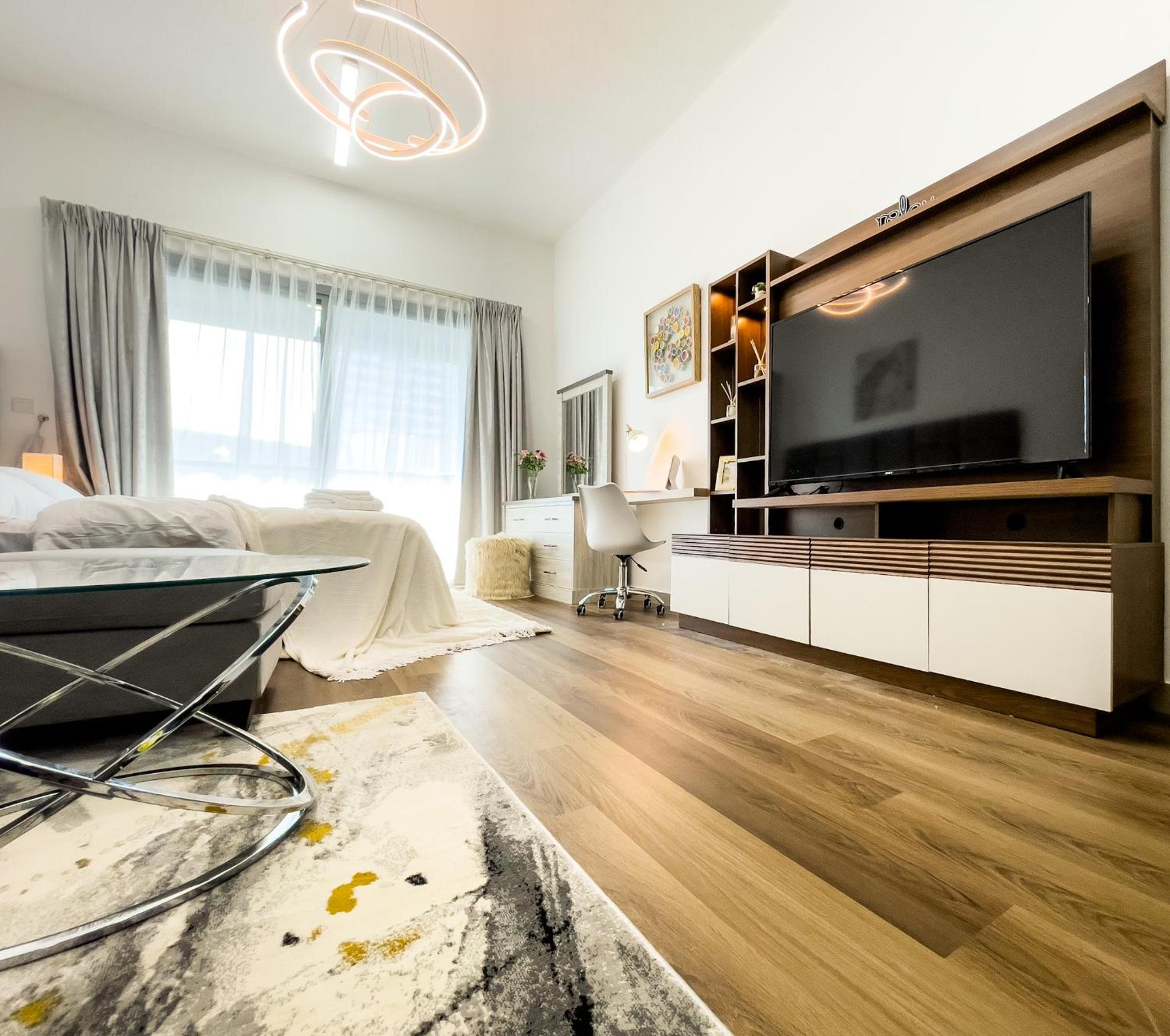 Luxury Studio Apartment Close to JBR Beach&Yacht Club&Metro-Available Airport Shuttle
