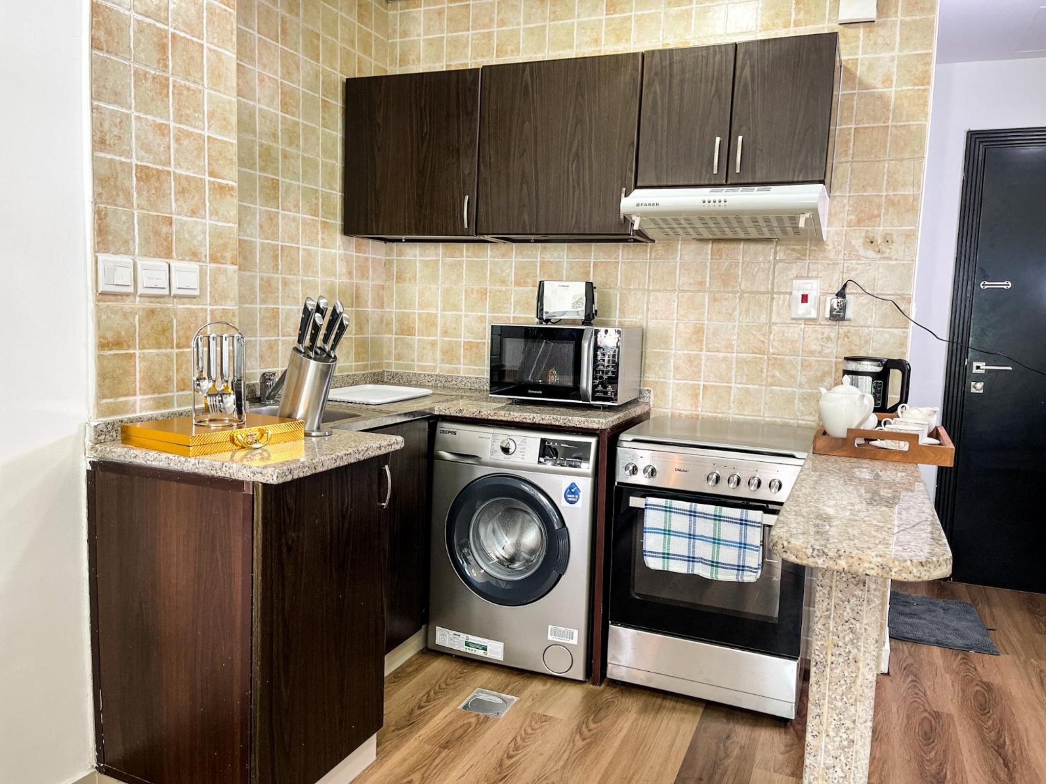 Luxury Studio Apartment Close to JBR Beach&Yacht Club&Metro-Available Airport Shuttle