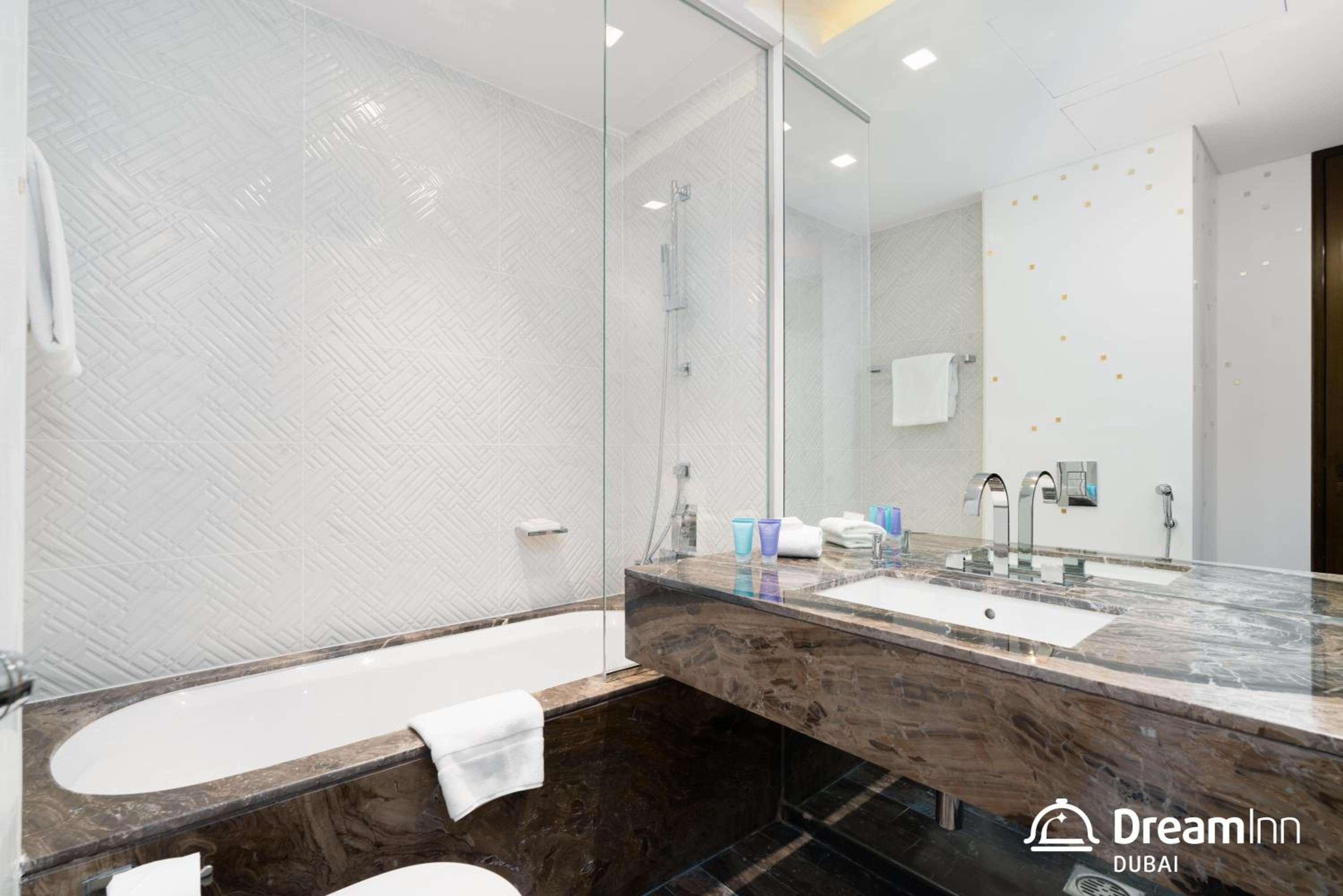 Dream Inn Dubai - Damac Heights Marina