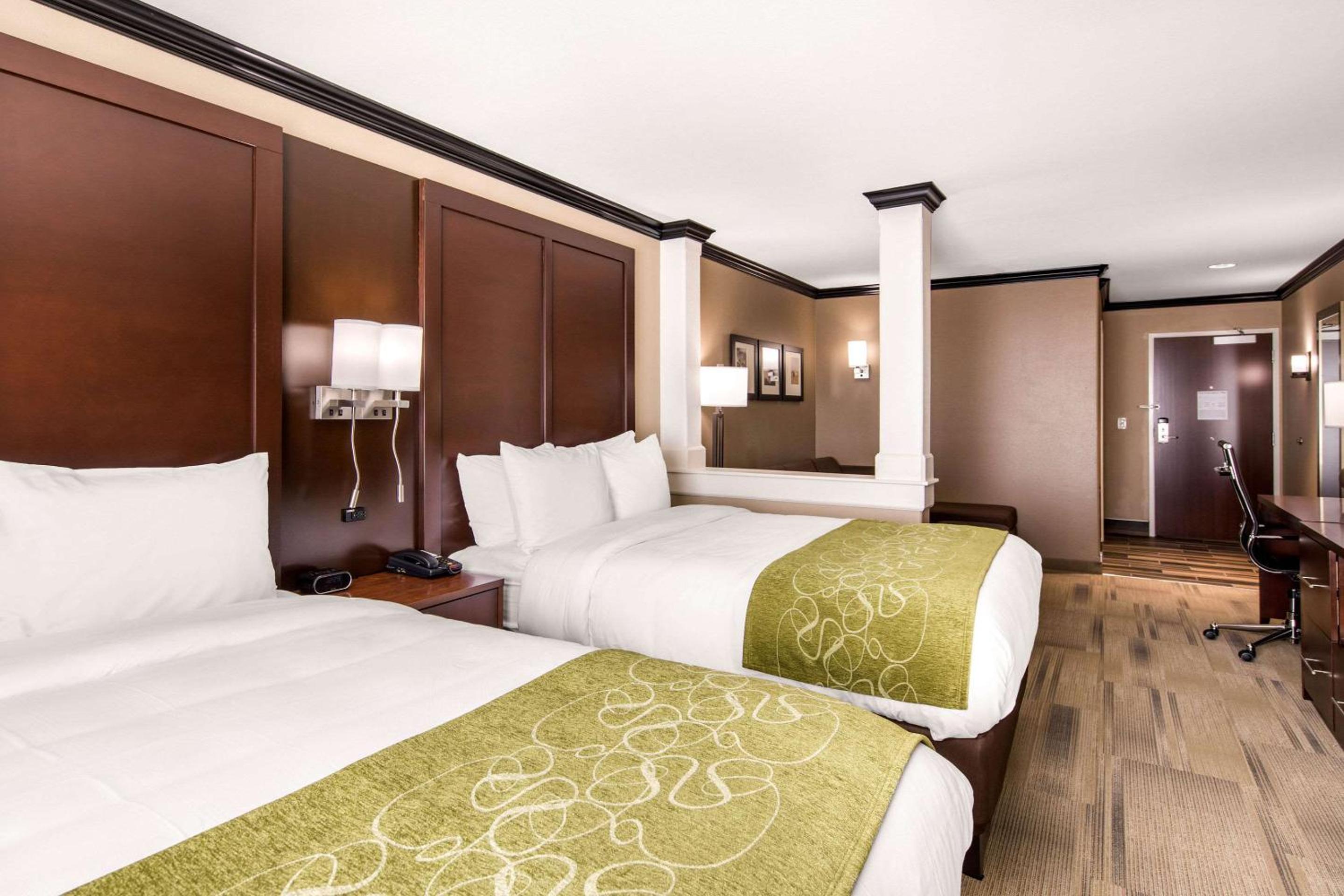 Liberal Vacations - Comfort Suites - Property Image 26