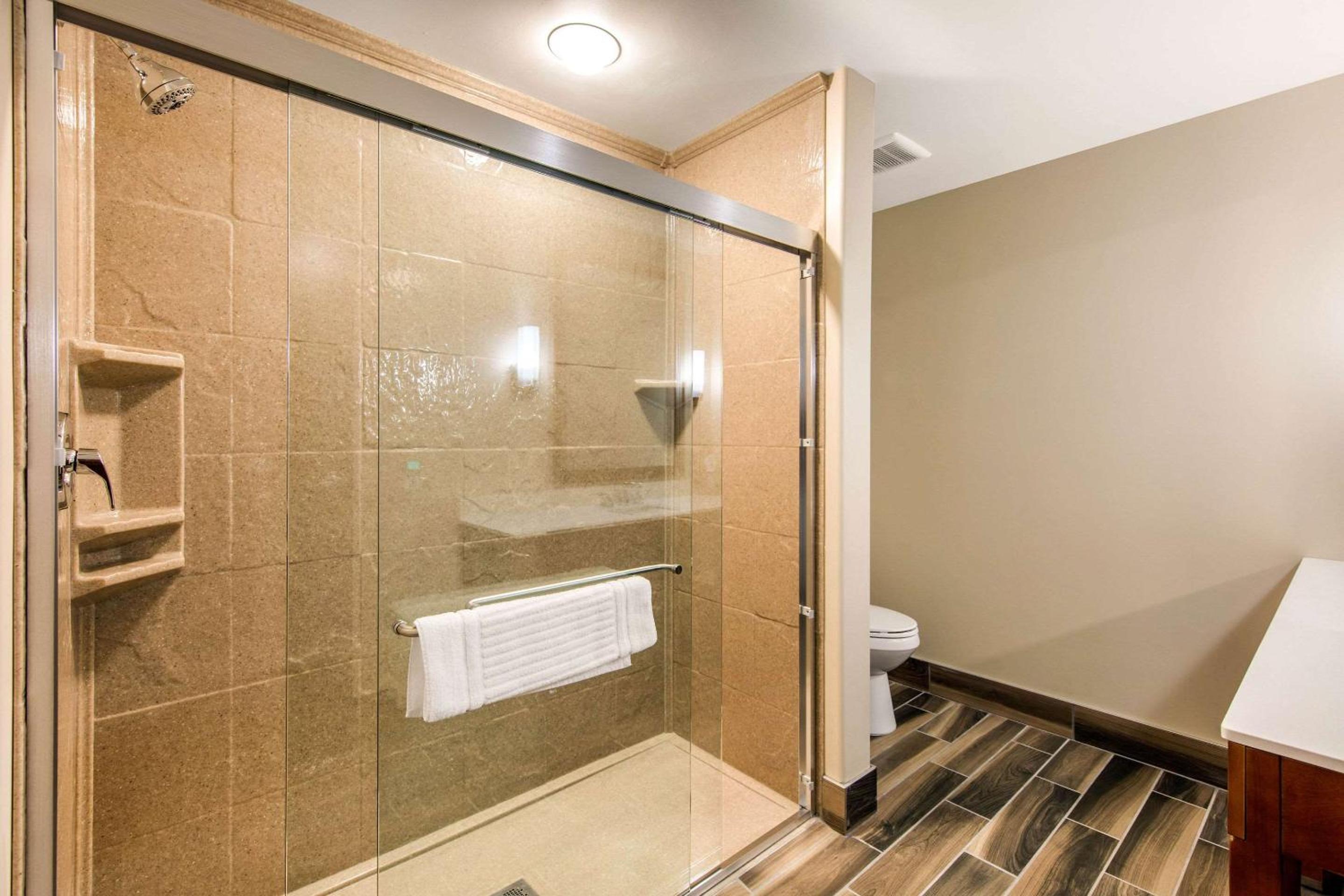 Liberal Vacations - Comfort Suites - Property Image 29