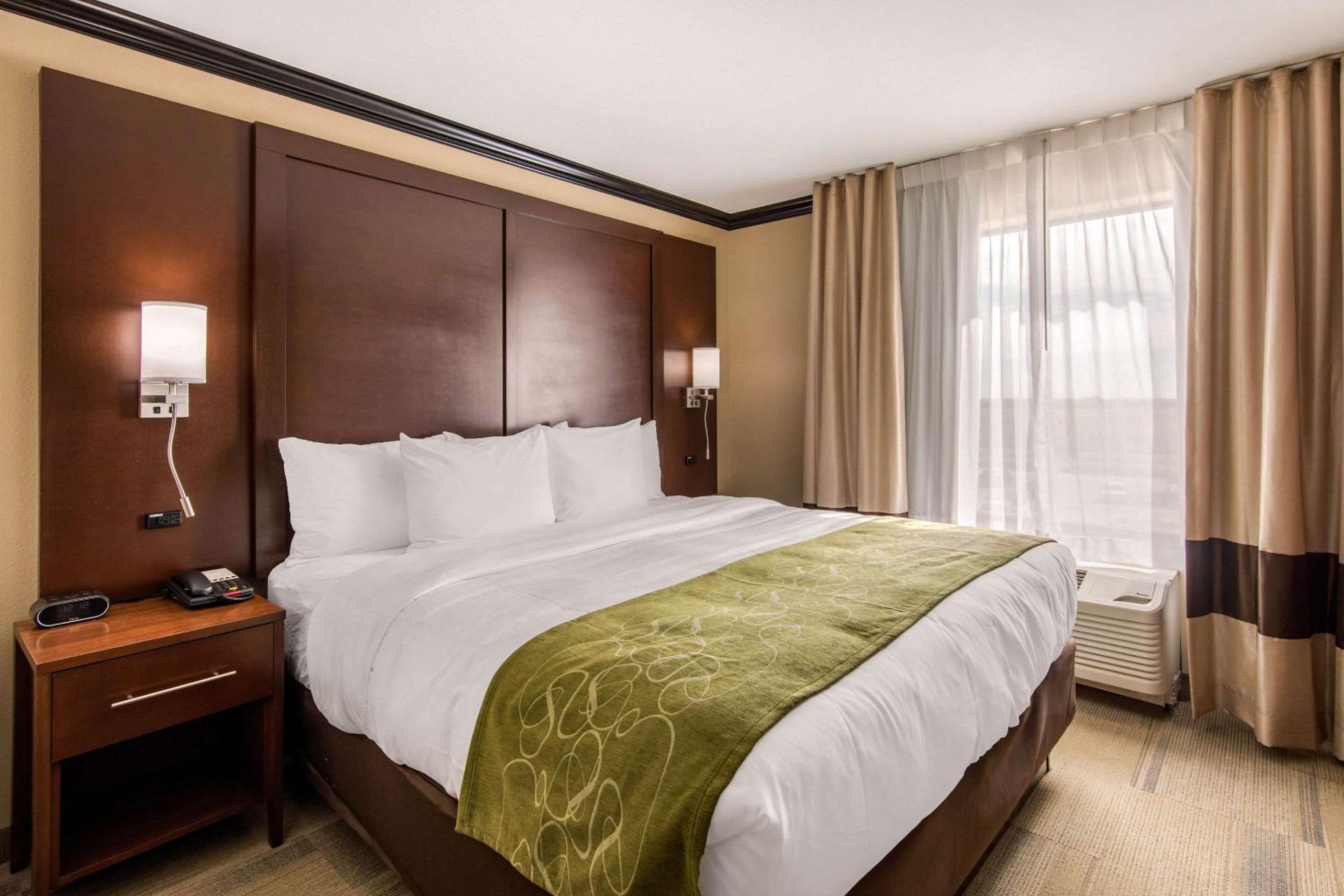 Liberal Vacations - Comfort Suites - Property Image 34