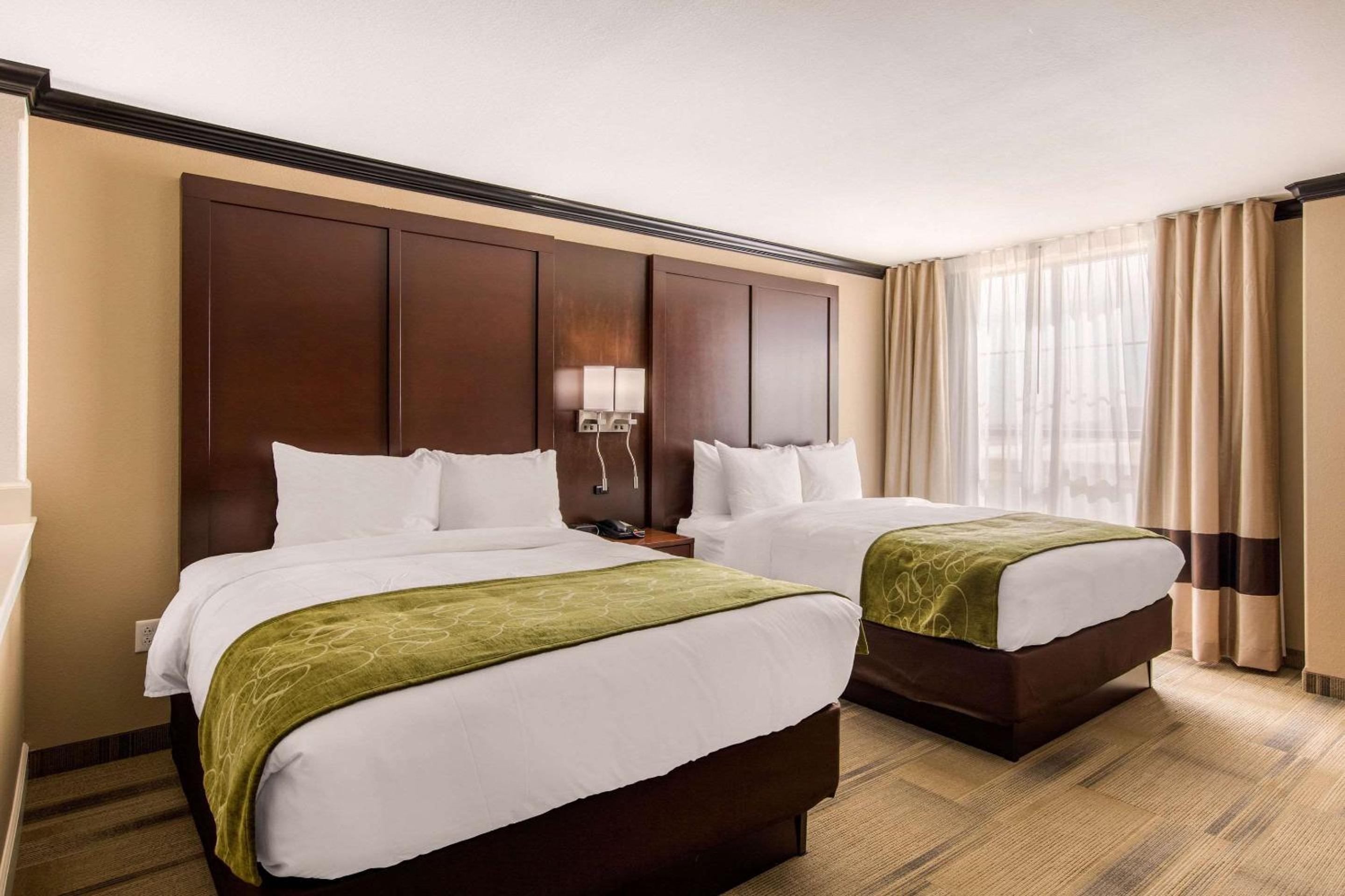 Liberal Vacations - Comfort Suites - Property Image 38