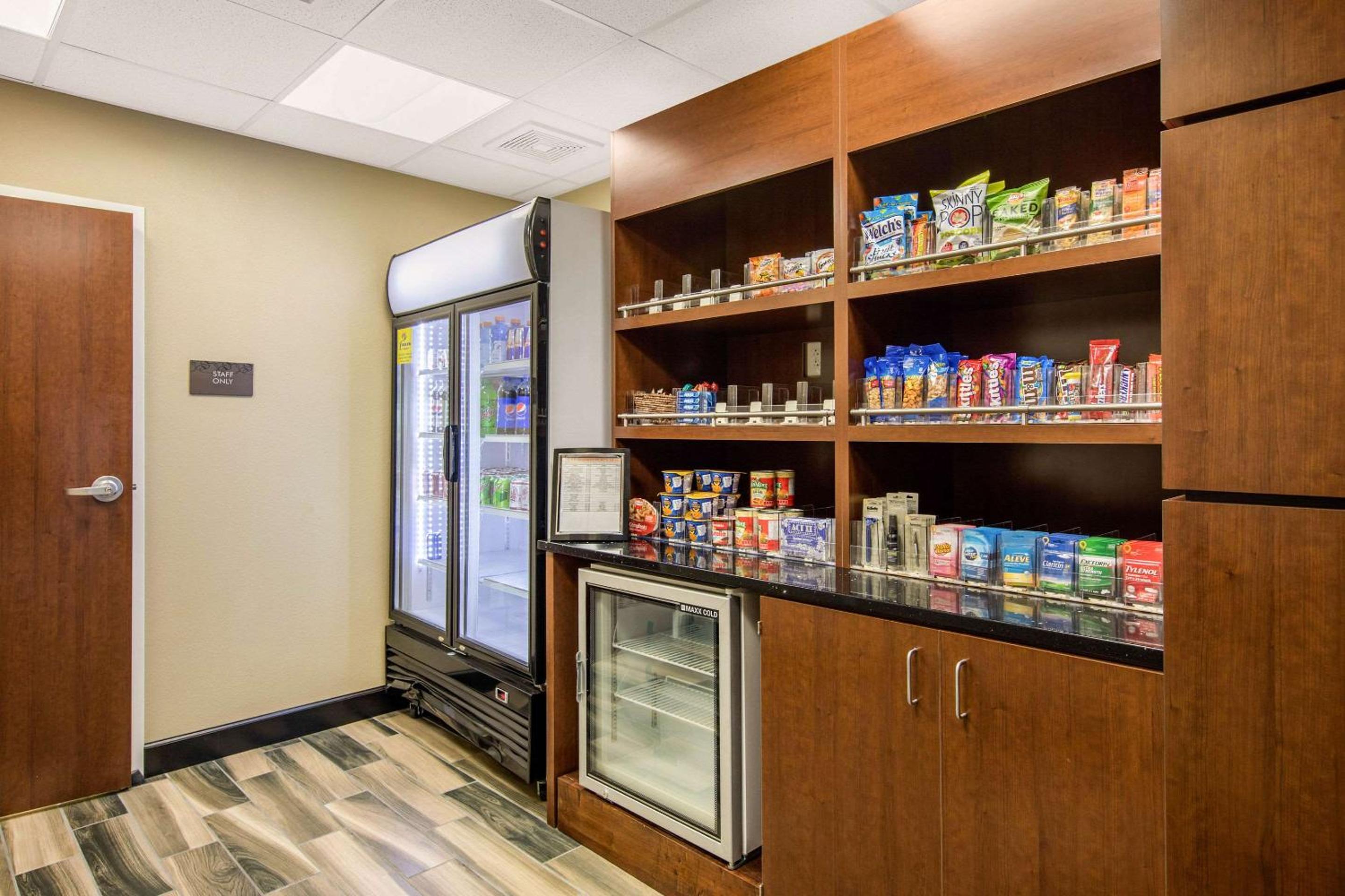 Liberal Vacations - Comfort Suites - Property Image 17