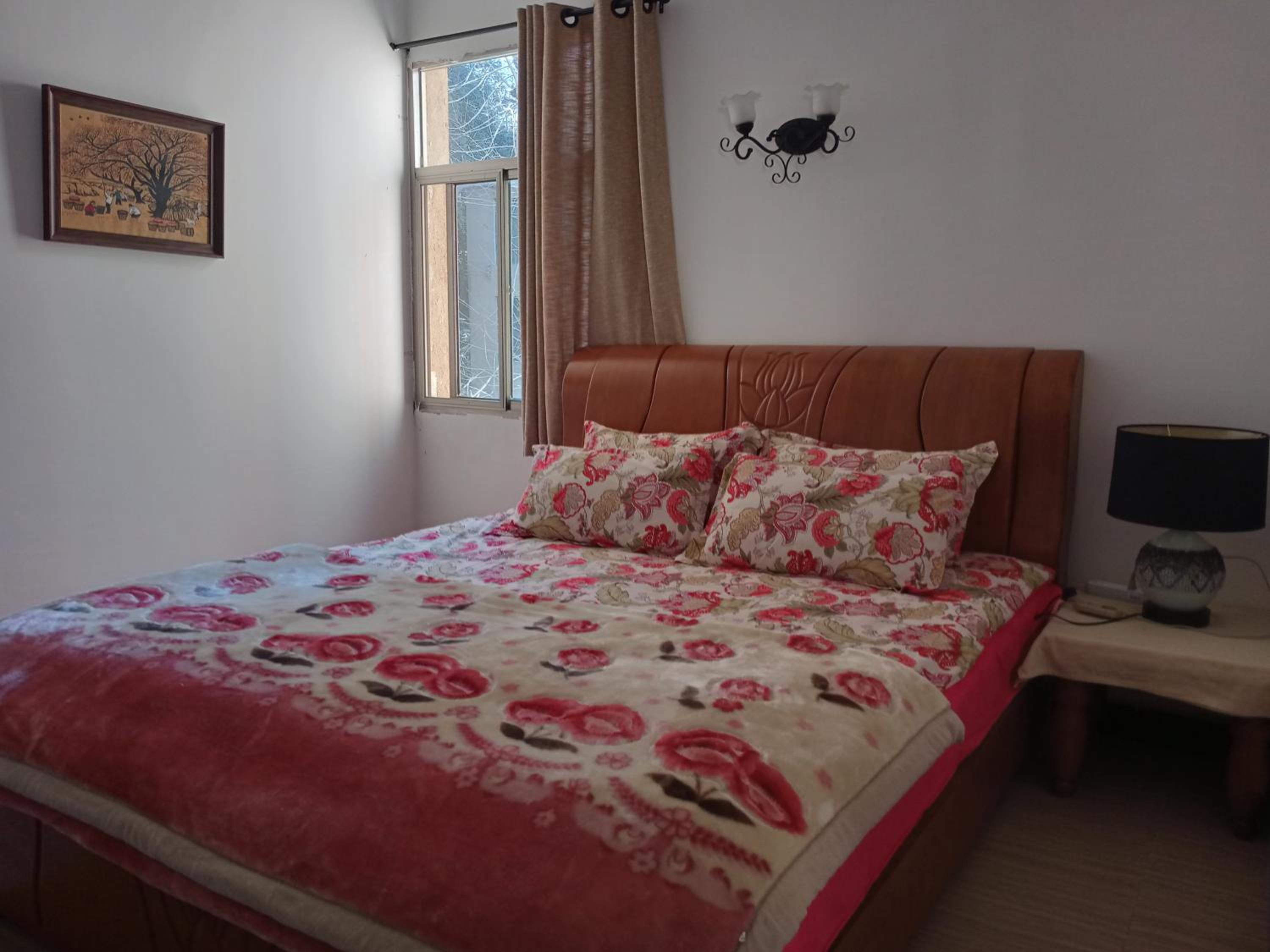 Yuanyang Flower and Horse Inn