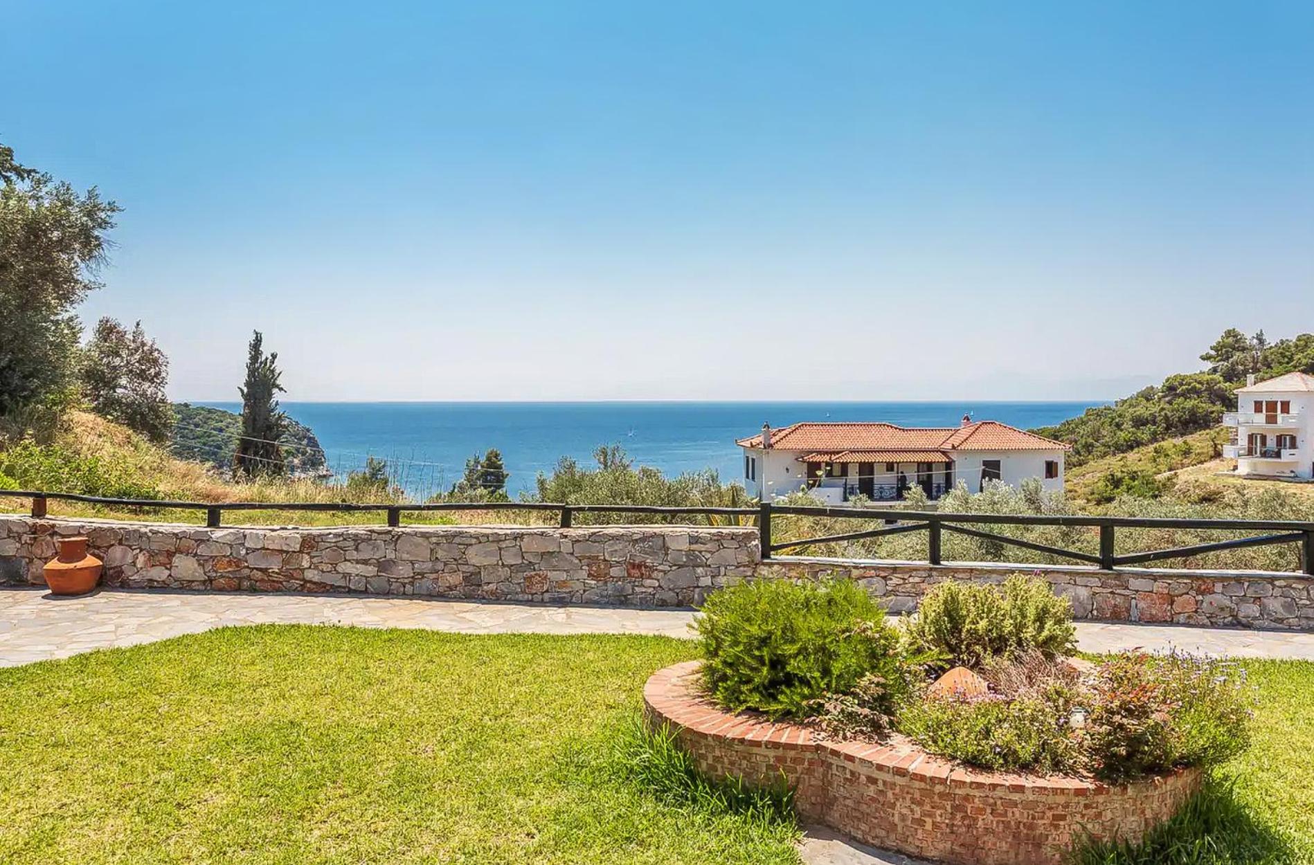 Irida Skopelos