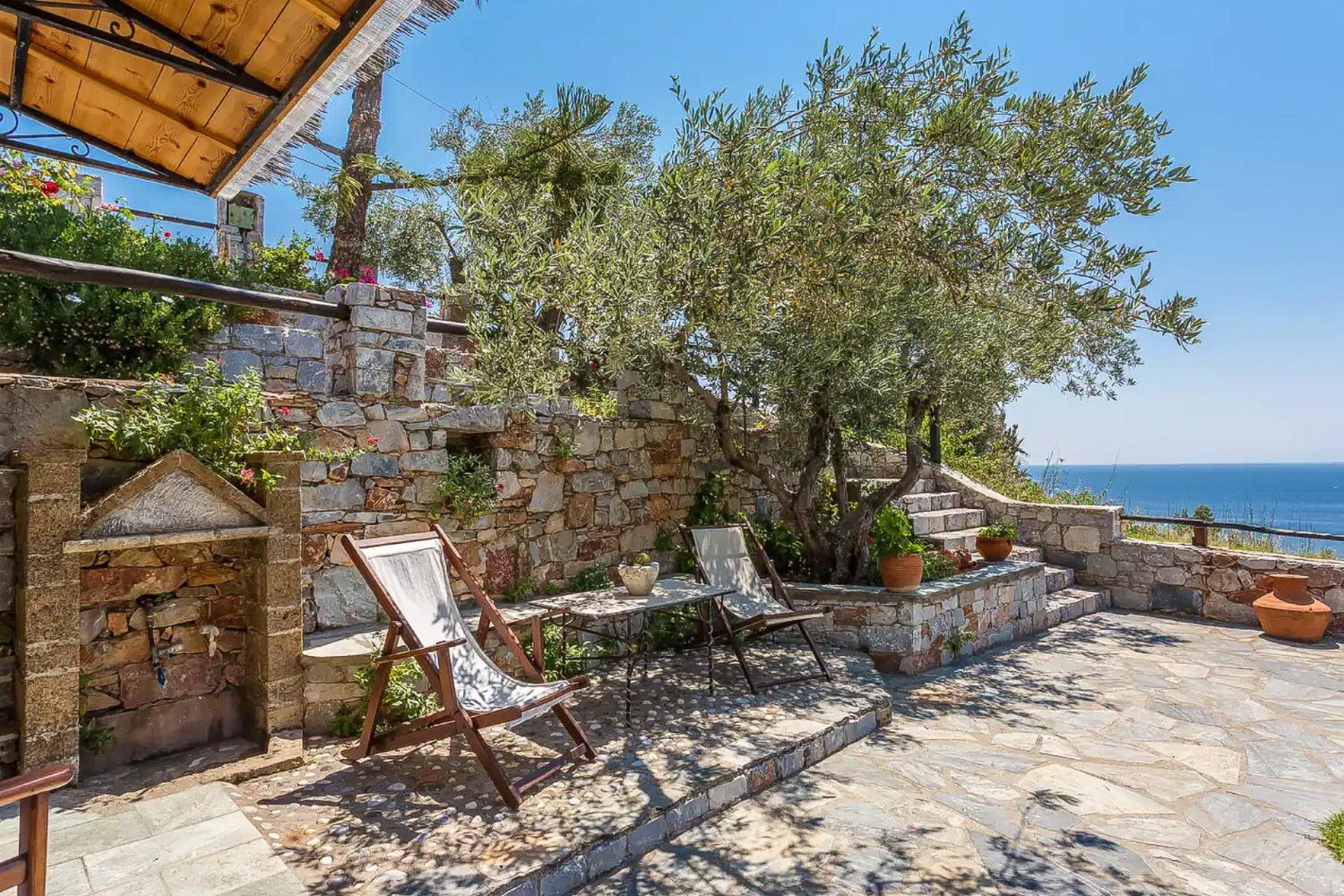 Irida Skopelos