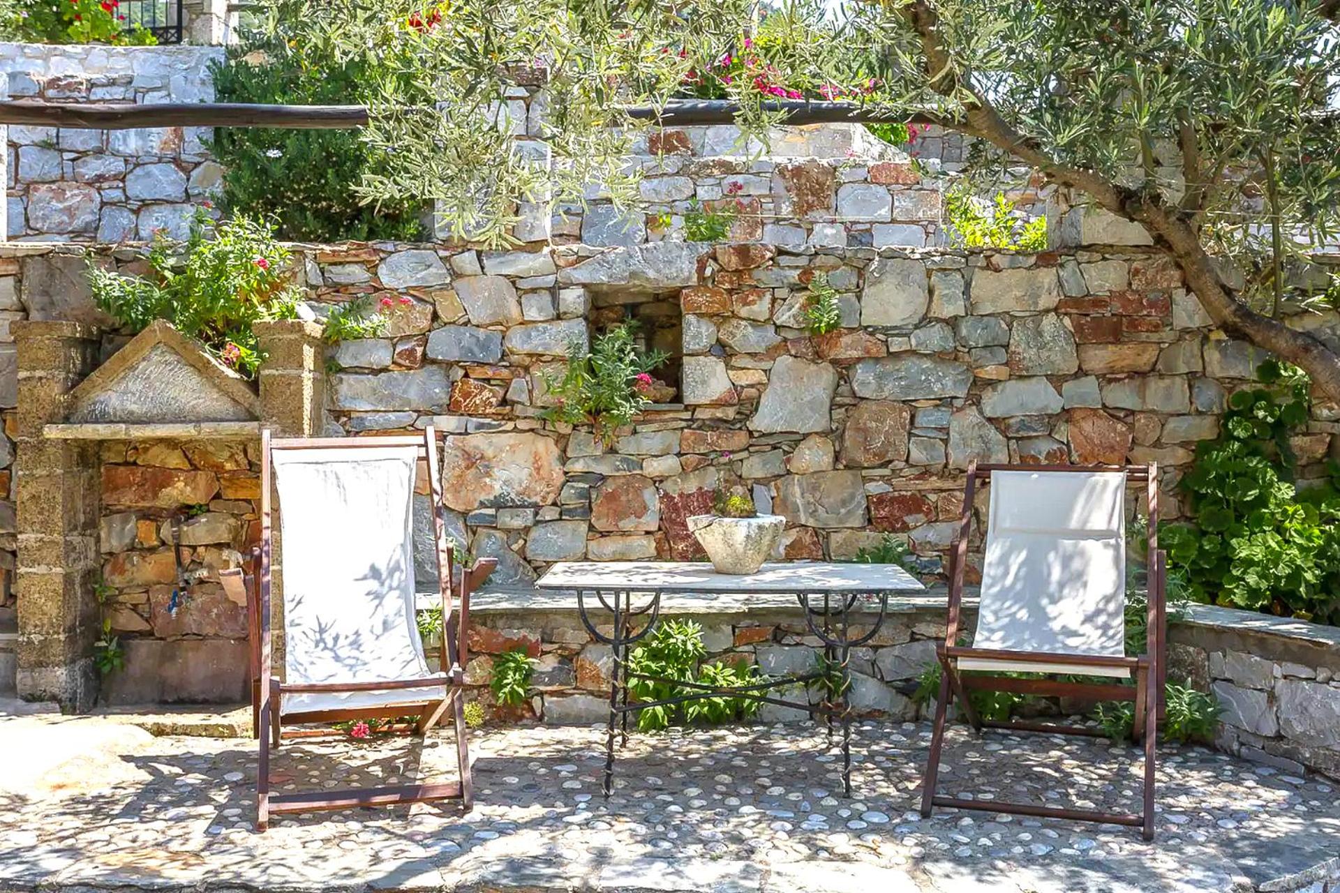 Irida Skopelos
