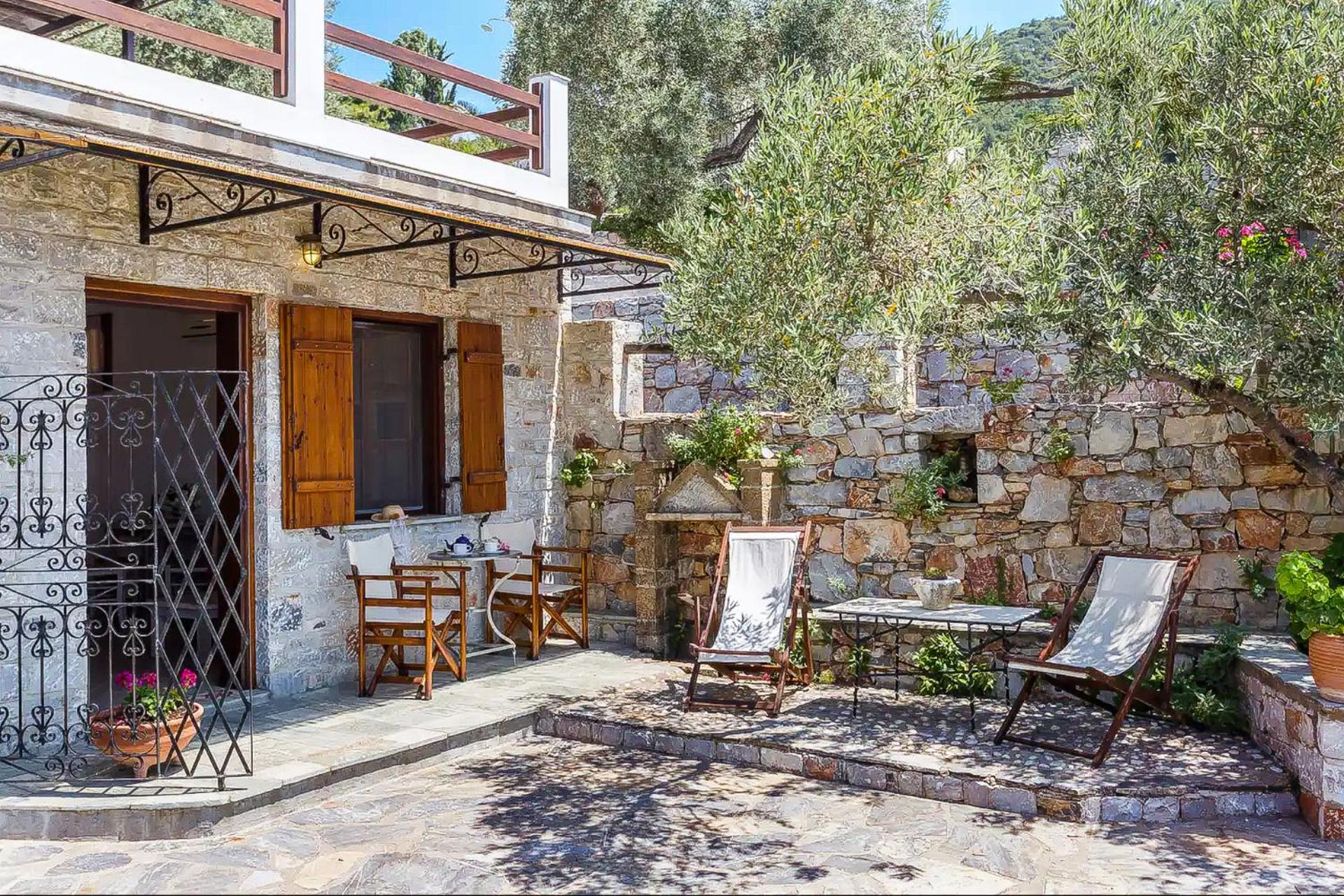 Irida Skopelos