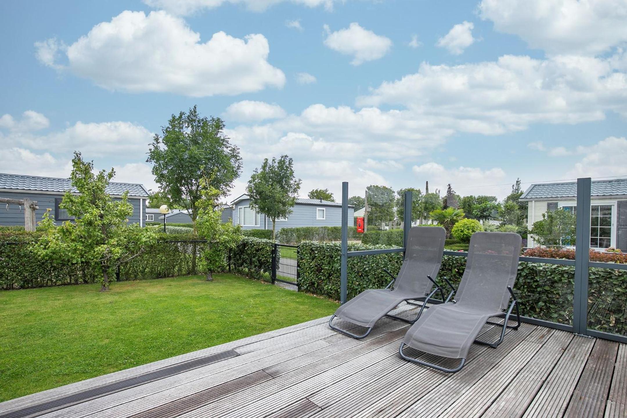 Luxe Chalet Jara JS17 Oostkapelle view 3