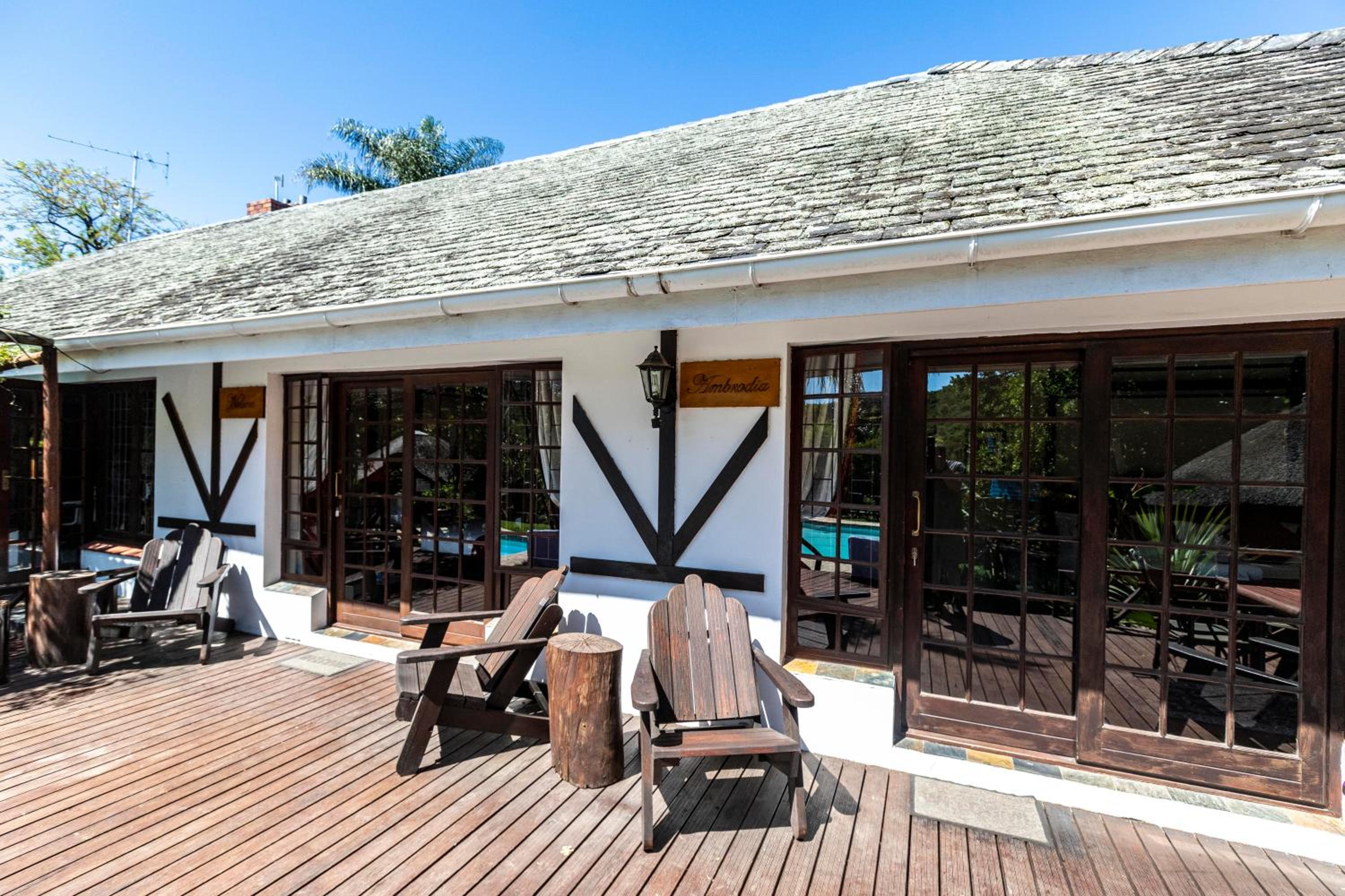 Fish Eagle Manor