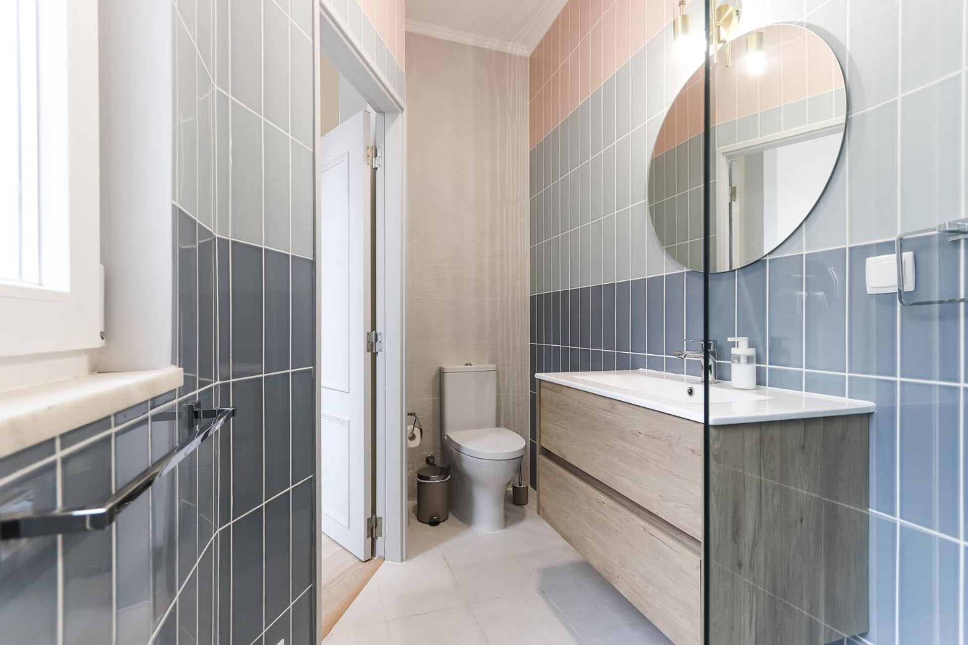 Vita Portucale ! Lisbon Design Apartment with Terrace