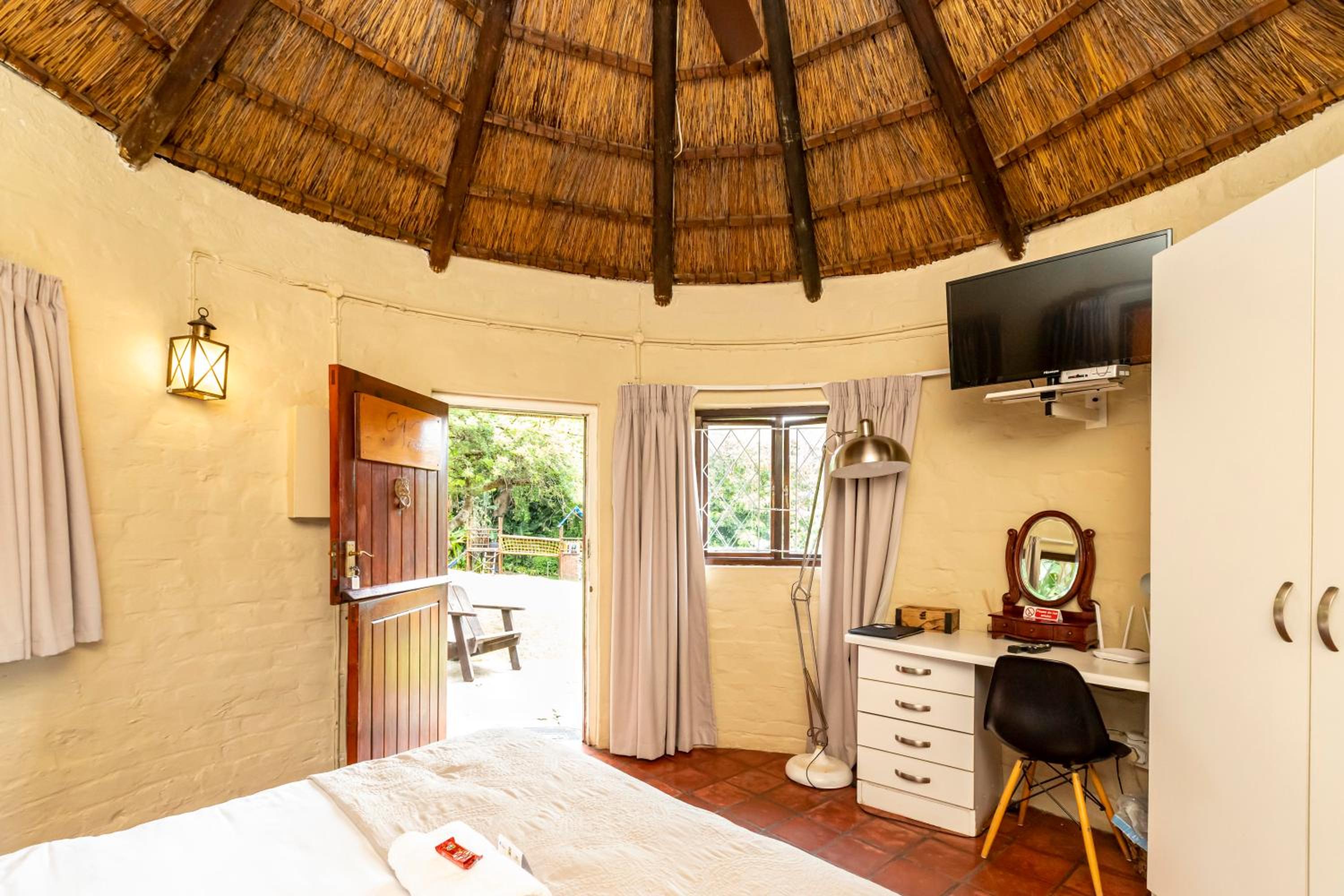 Fish Eagle Manor