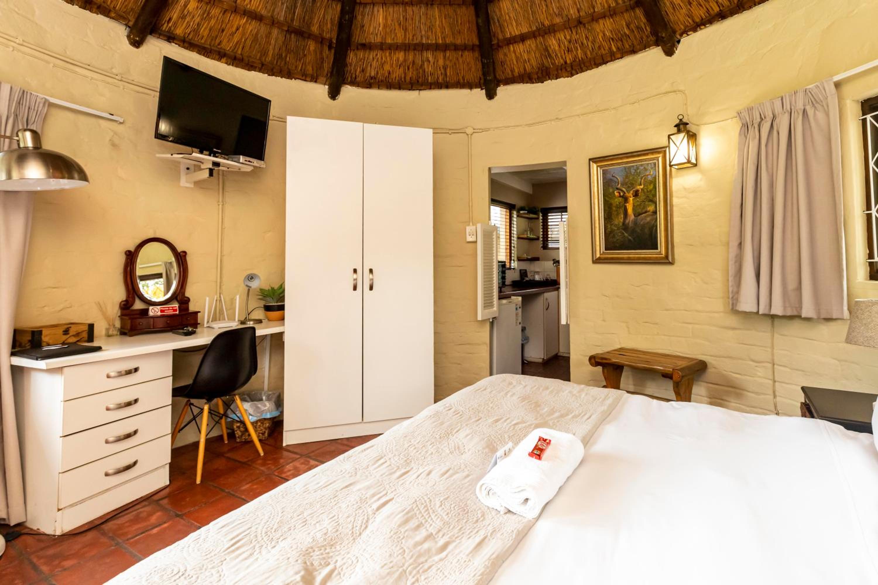 Fish Eagle Manor