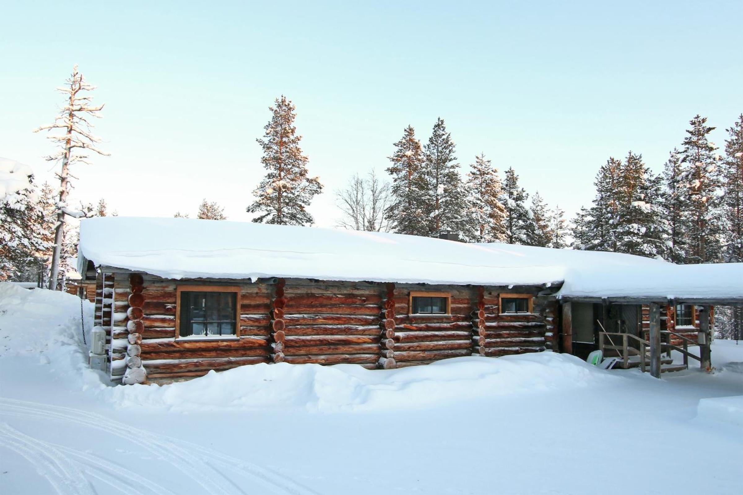 Kuukkeli Log Houses Porakka Inn