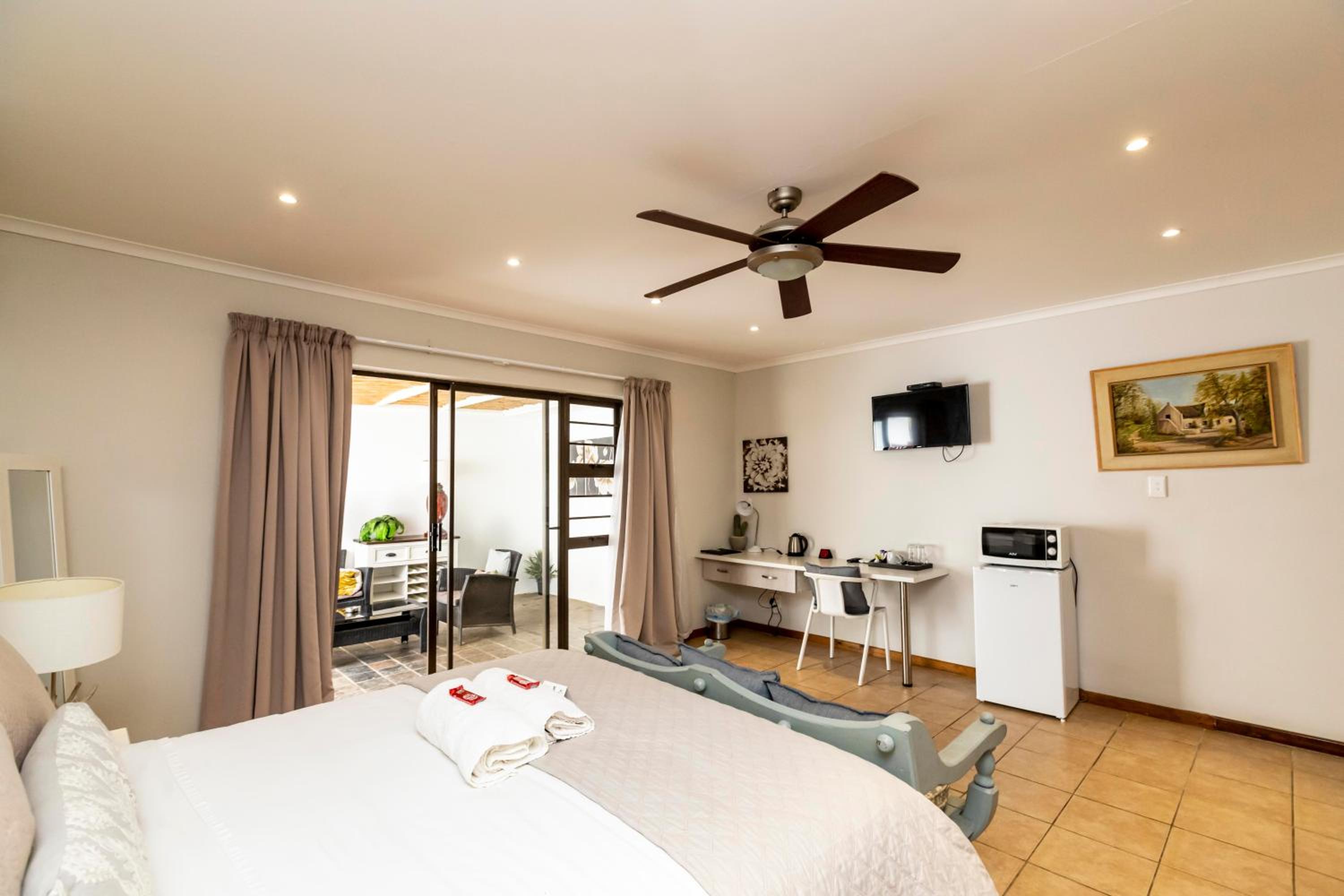 Fish Eagle Manor