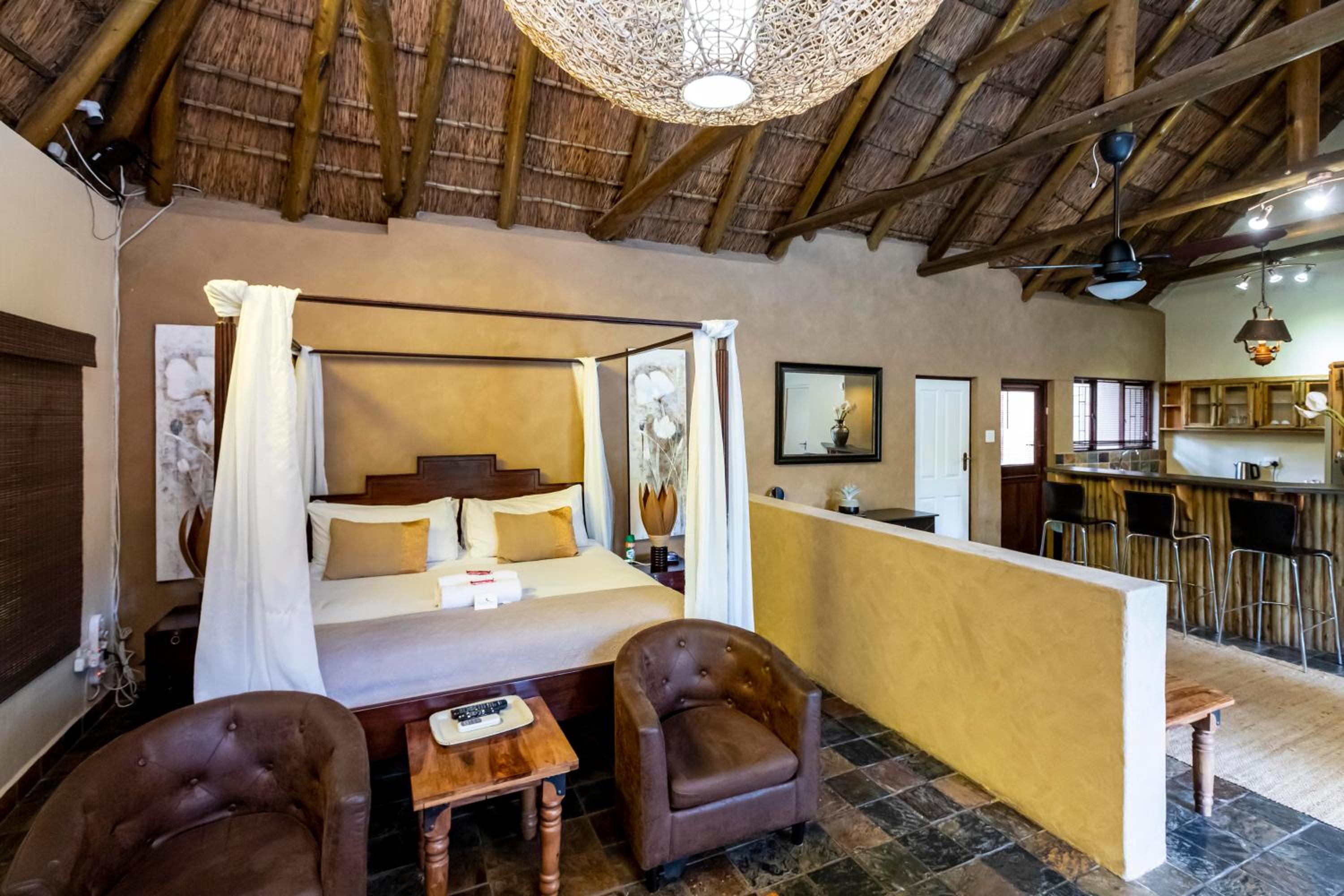 Fish Eagle Manor